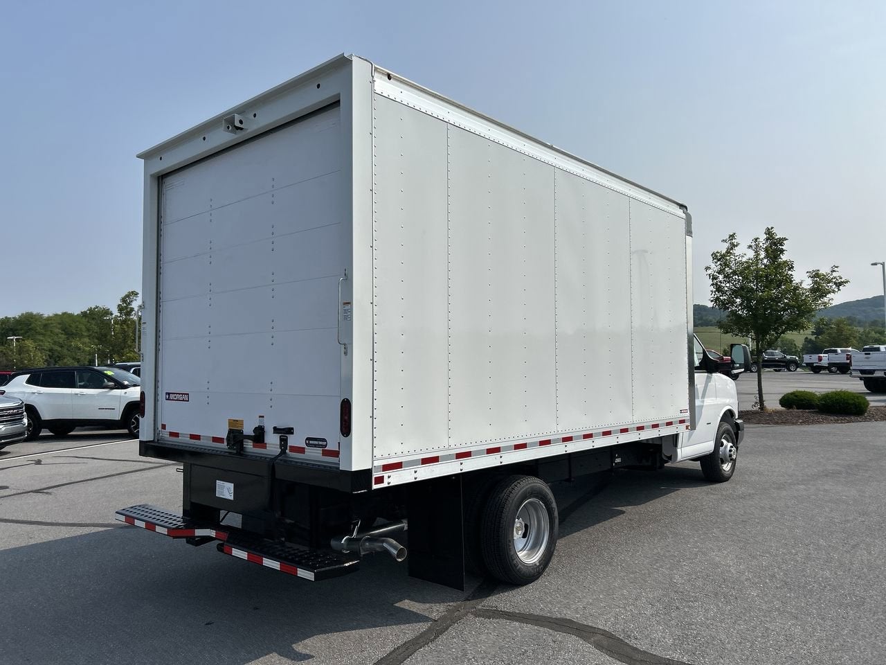 2025 Chevrolet Express Cutaway 3500 1WT