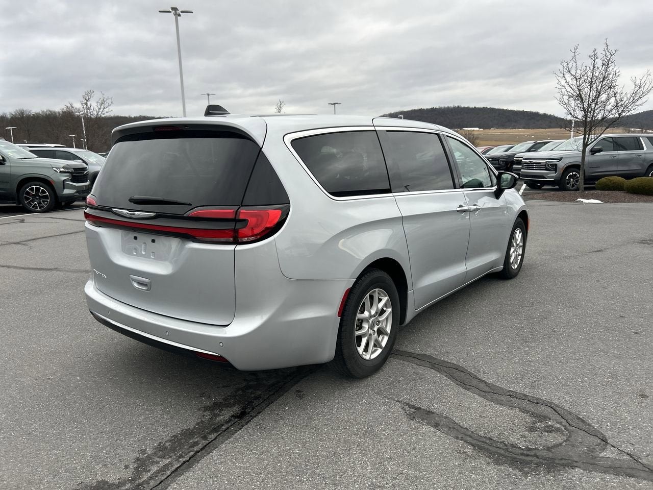 2024 Chrysler Pacifica Touring L