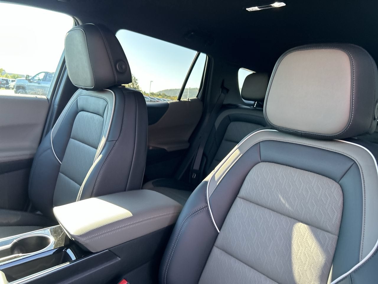 2027 Chevrolet Equinox LT - Photo 21