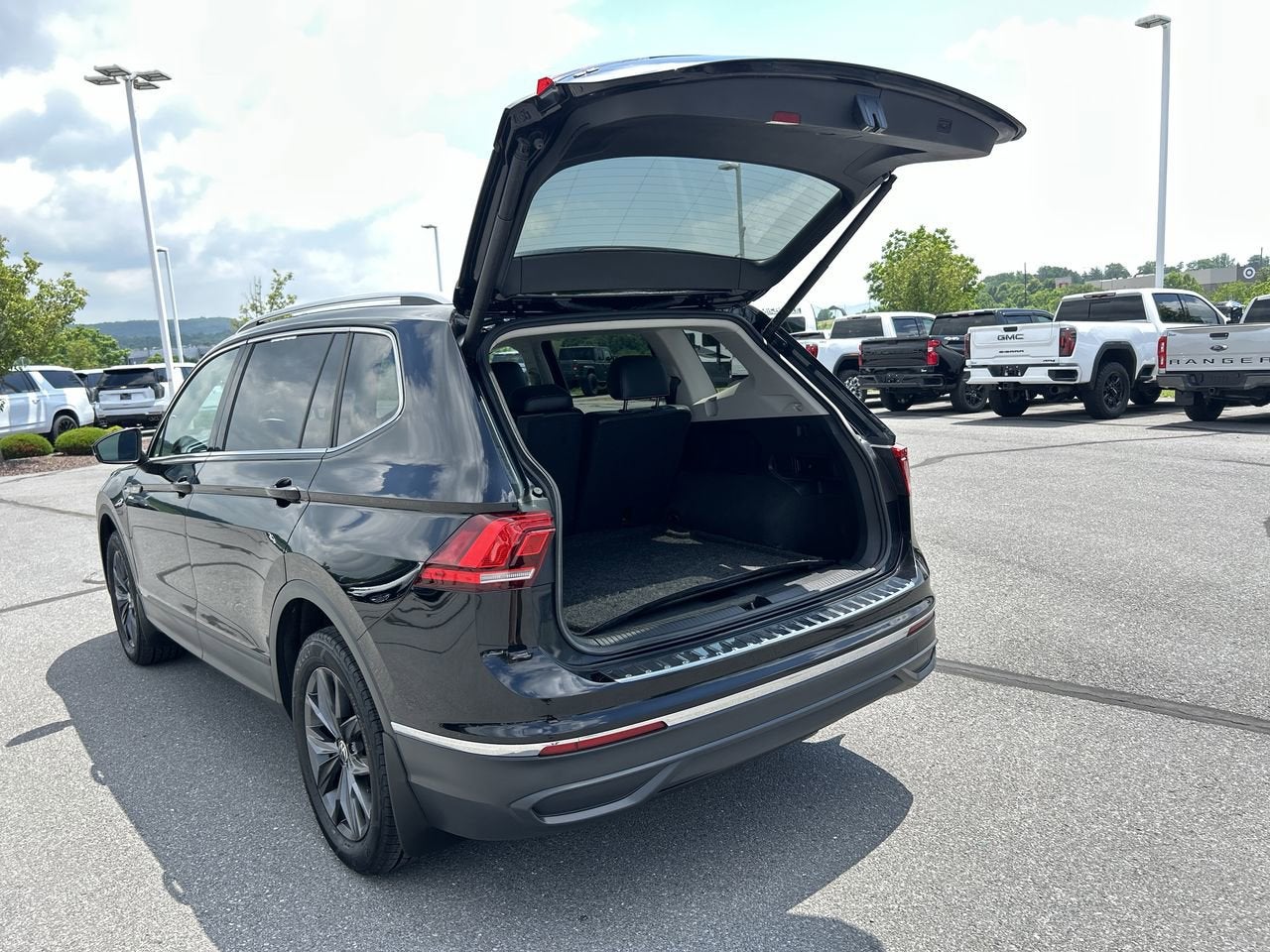 2024 Volkswagen Tiguan SE