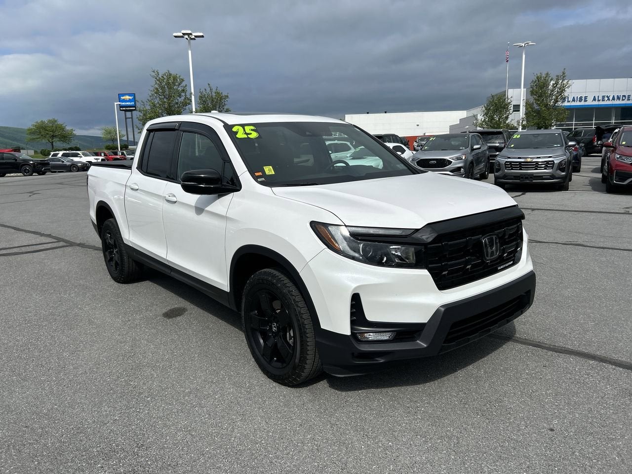 2025 Honda Ridgeline Black Edition's photo