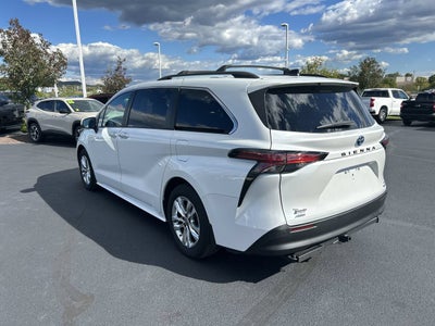 2022 Toyota Sienna XLE