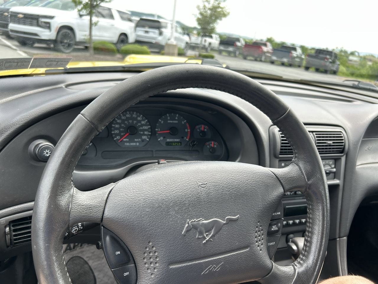 2003 Ford Mustang V6