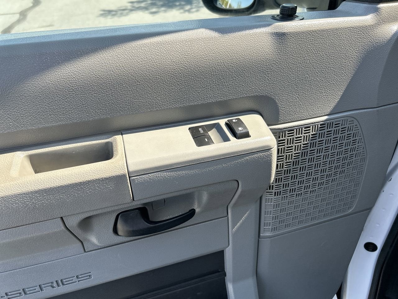 2018 Ford E-Series Cutaway E-350 WB