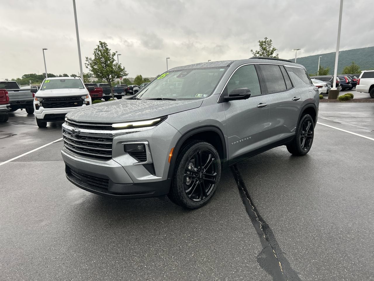 2025 Chevrolet Traverse AWD LT