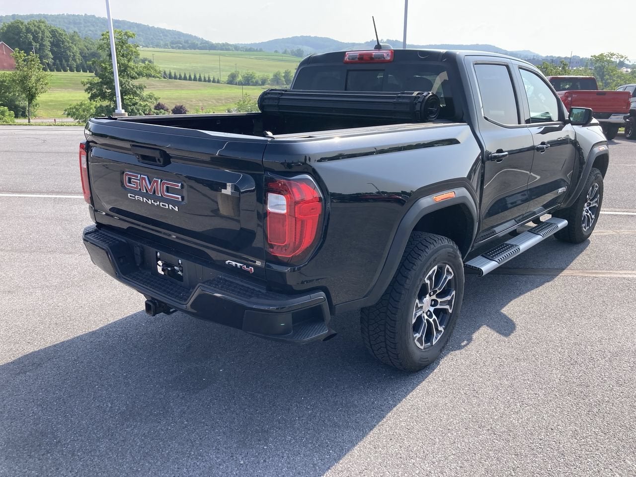 2023 GMC Canyon 4WD AT4