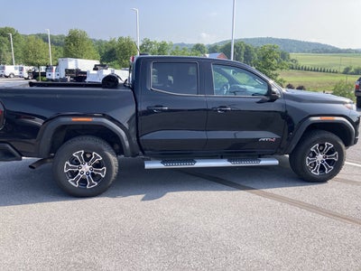 2023 GMC Canyon 4WD AT4