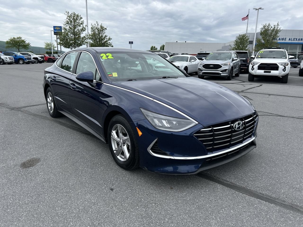2022 Hyundai Sonata SE's photo
