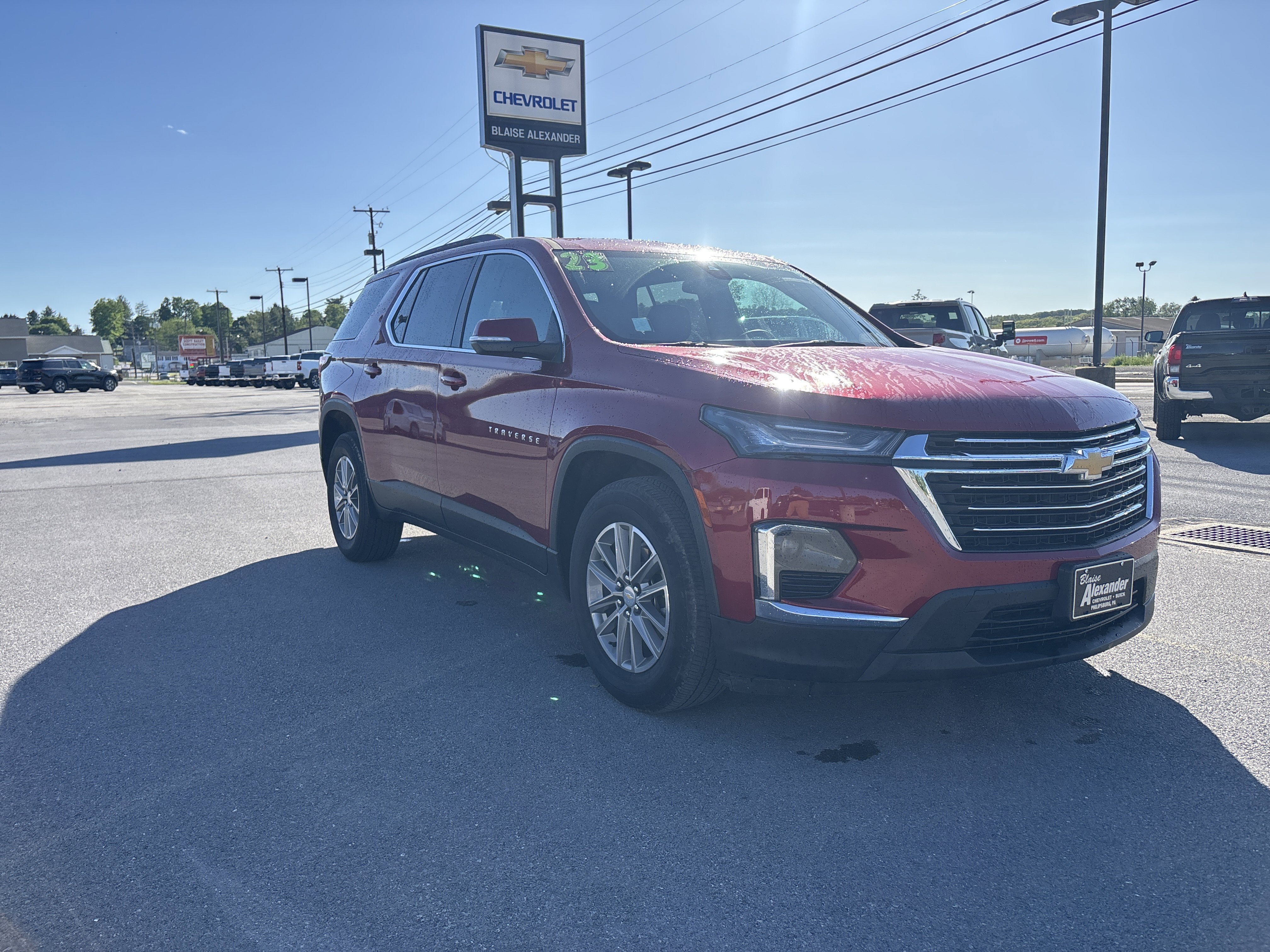 2023 Chevrolet Traverse LT Cloth