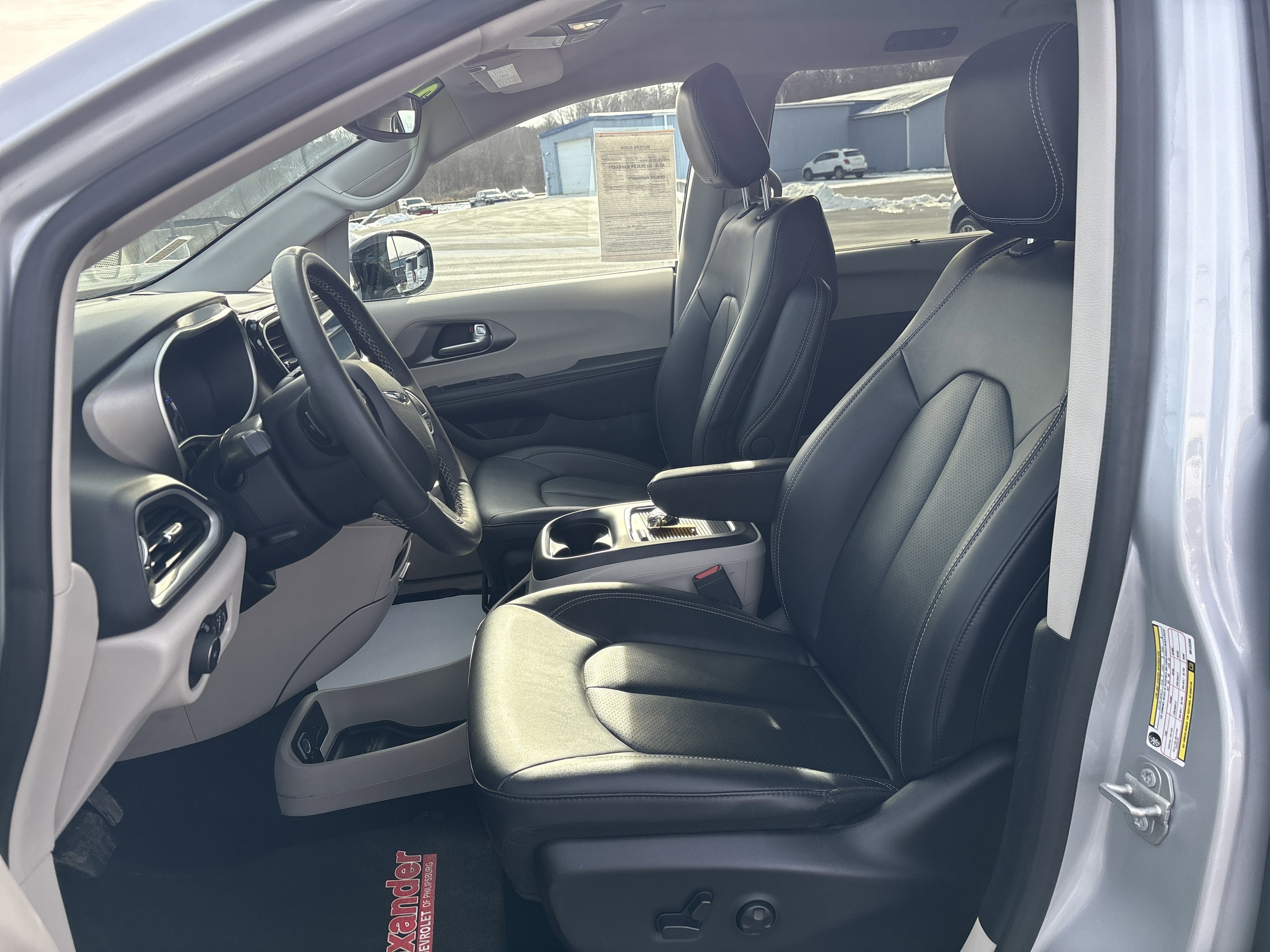 2024 Chrysler Pacifica Touring L