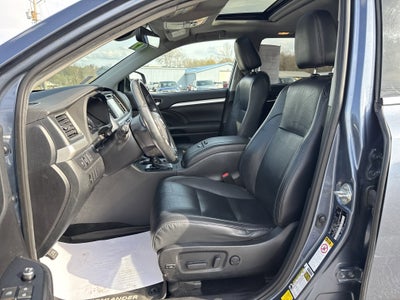 2019 Toyota Highlander SE