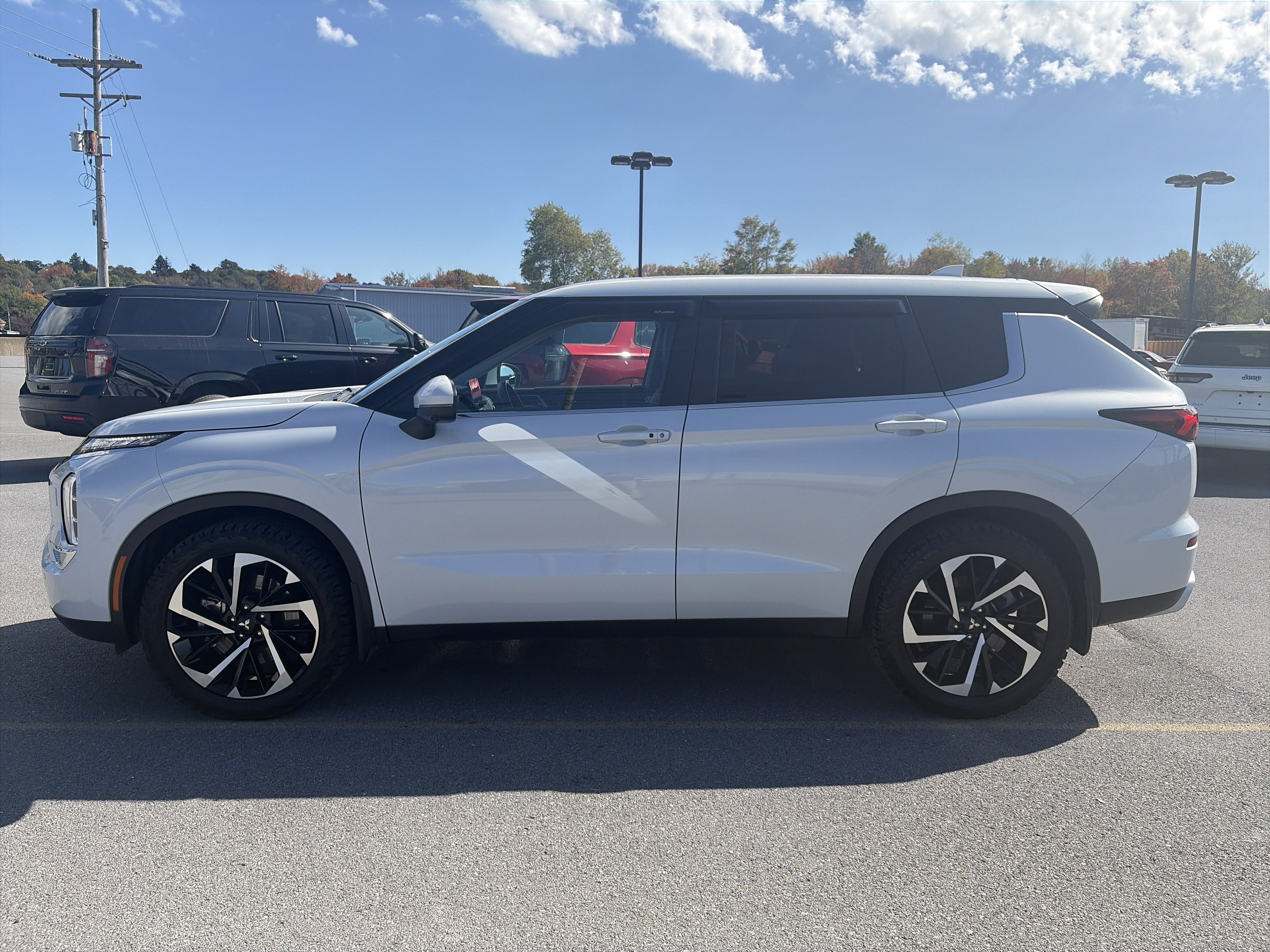 2024 Mitsubishi Outlander SE