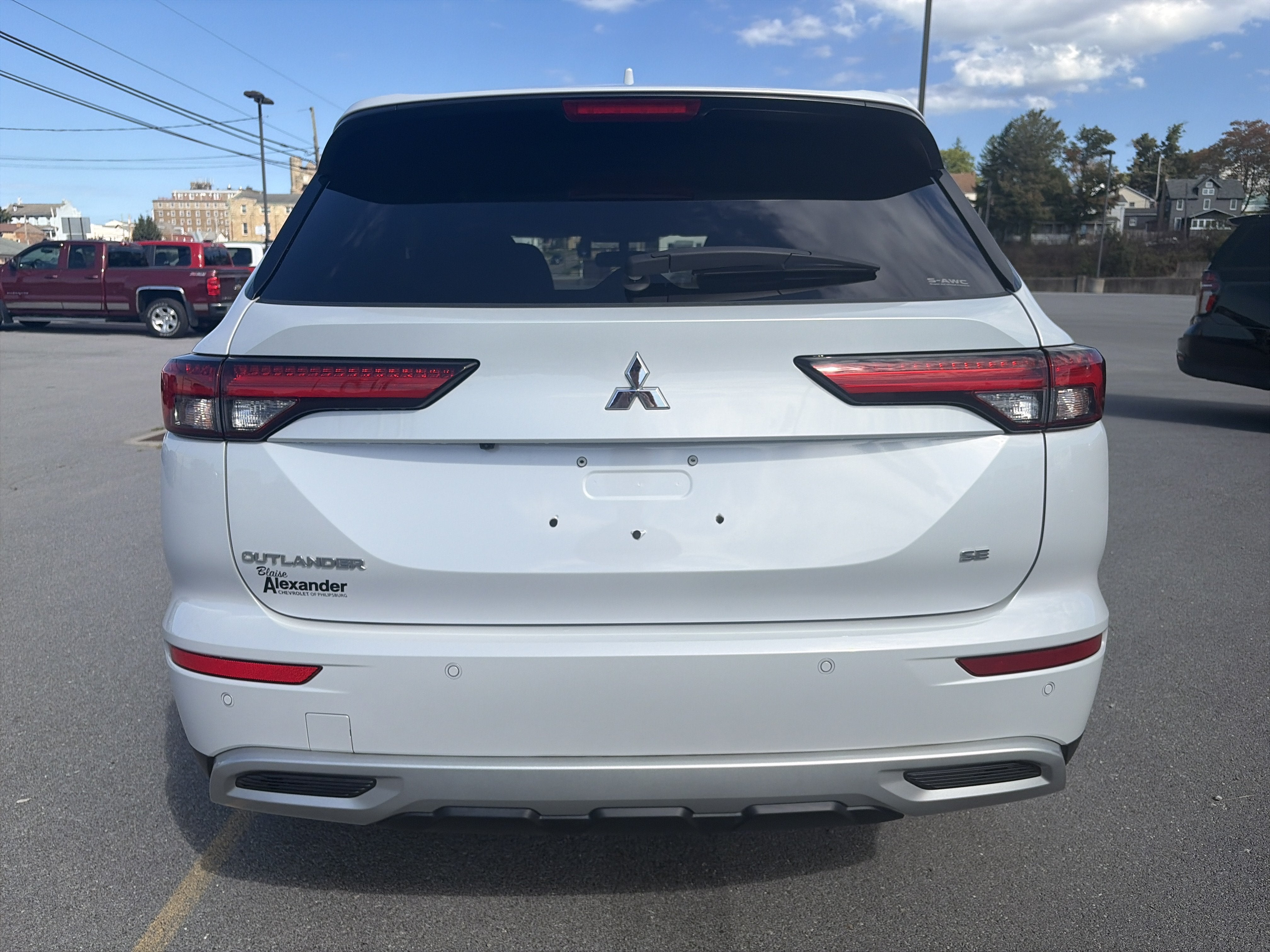 2024 Mitsubishi Outlander SE