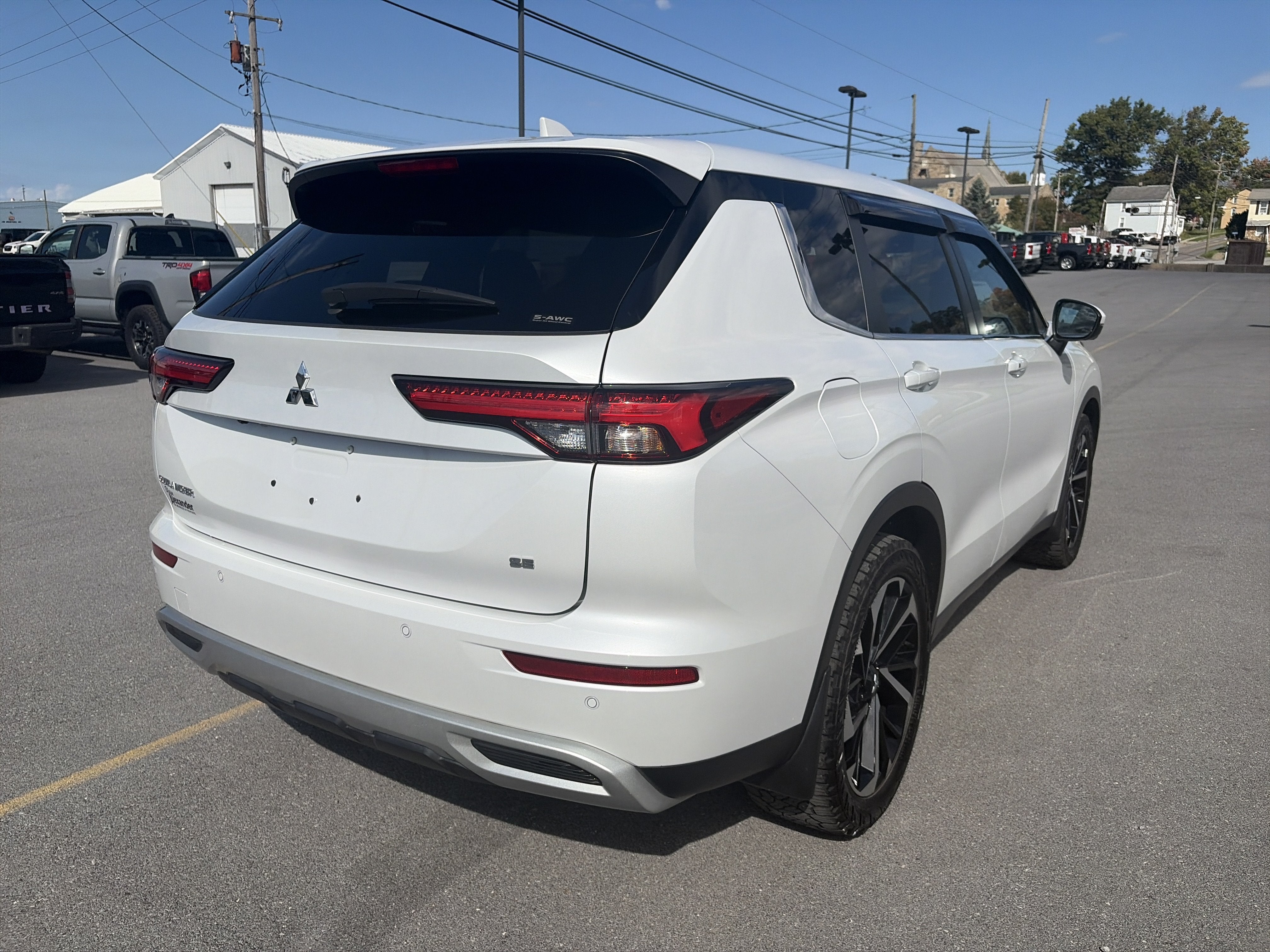 2024 Mitsubishi Outlander SE