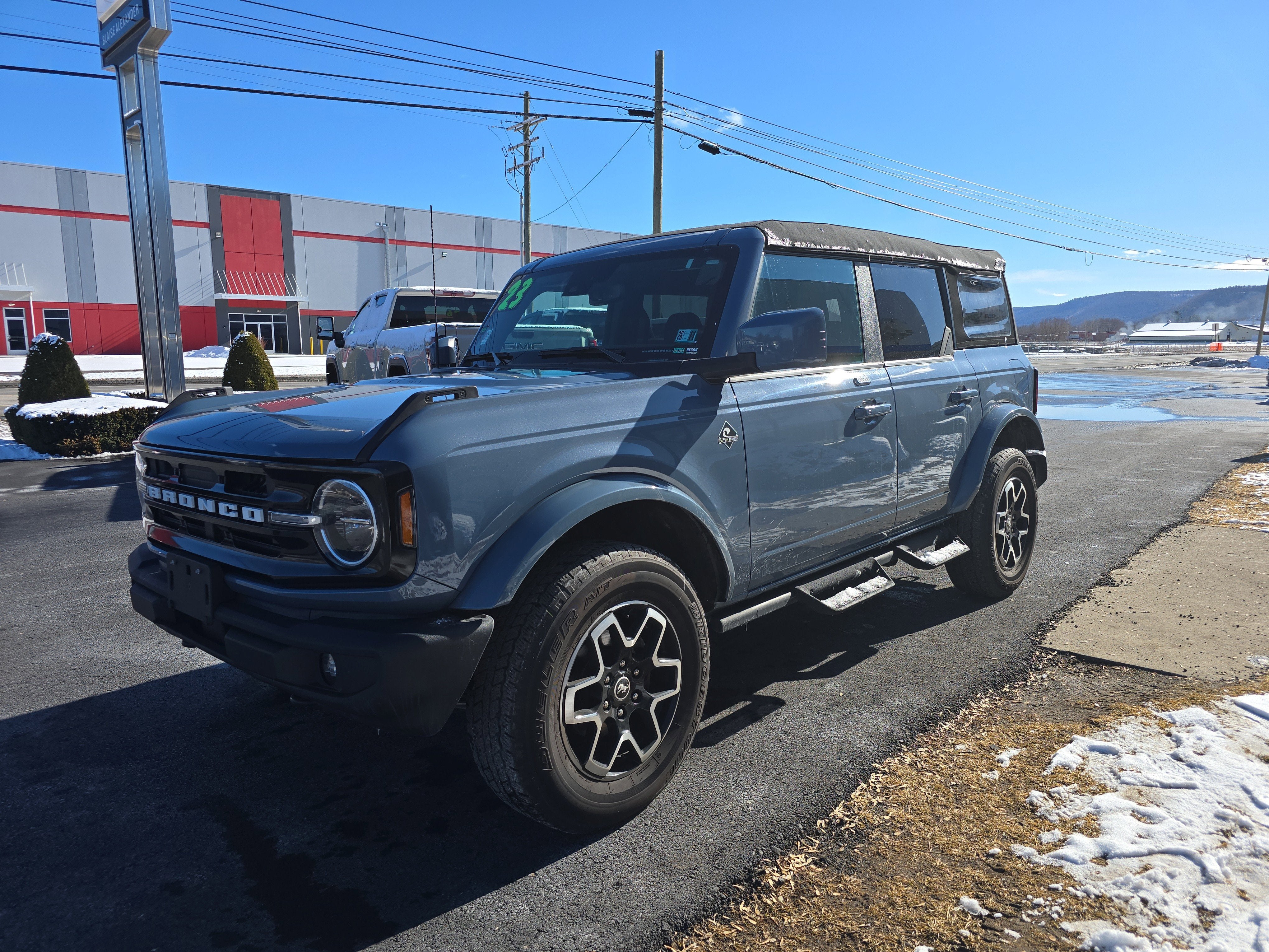 2023 Ford Bronco Base