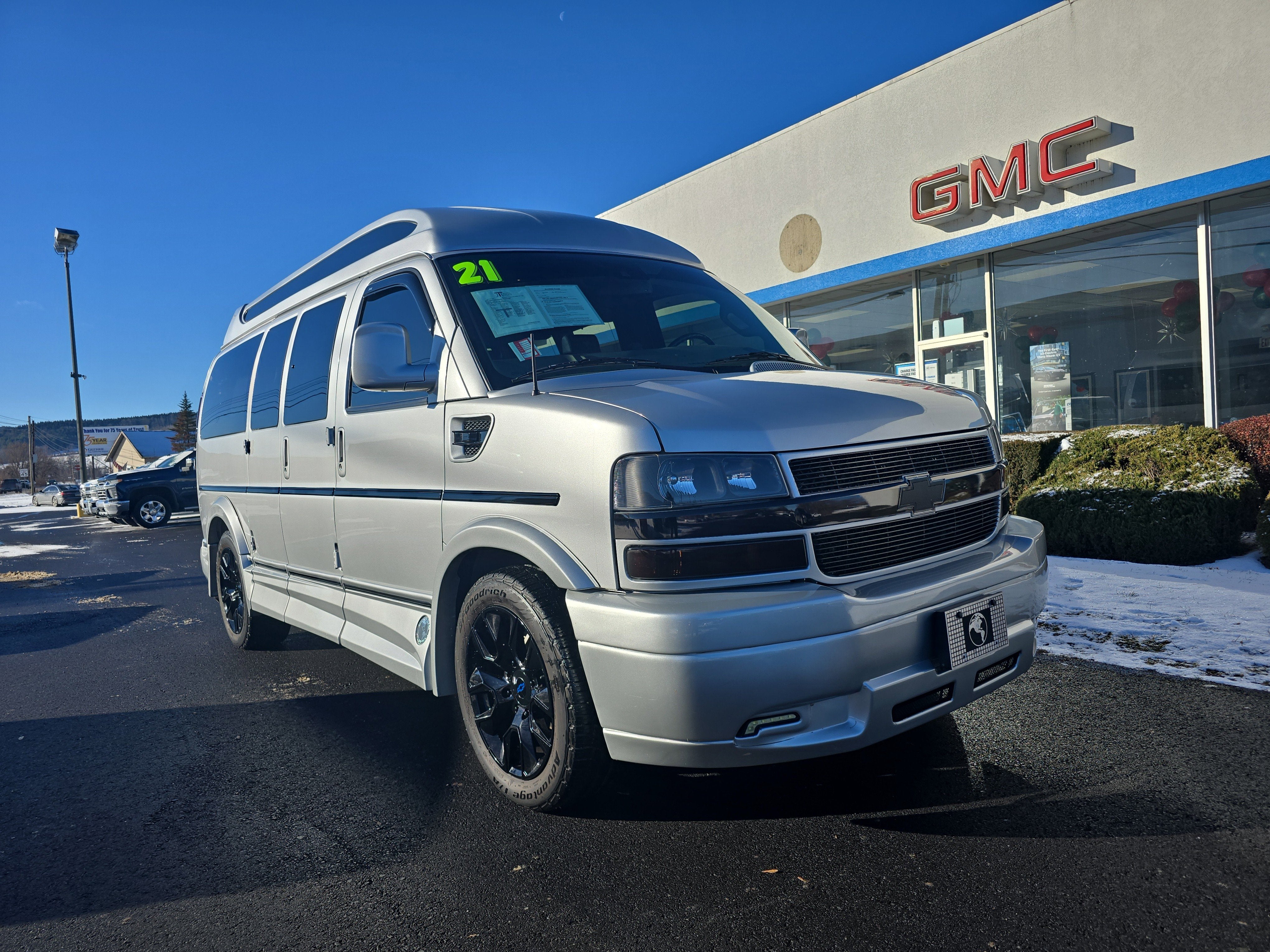 2021 Chevrolet Express Passenger 2500 1LS