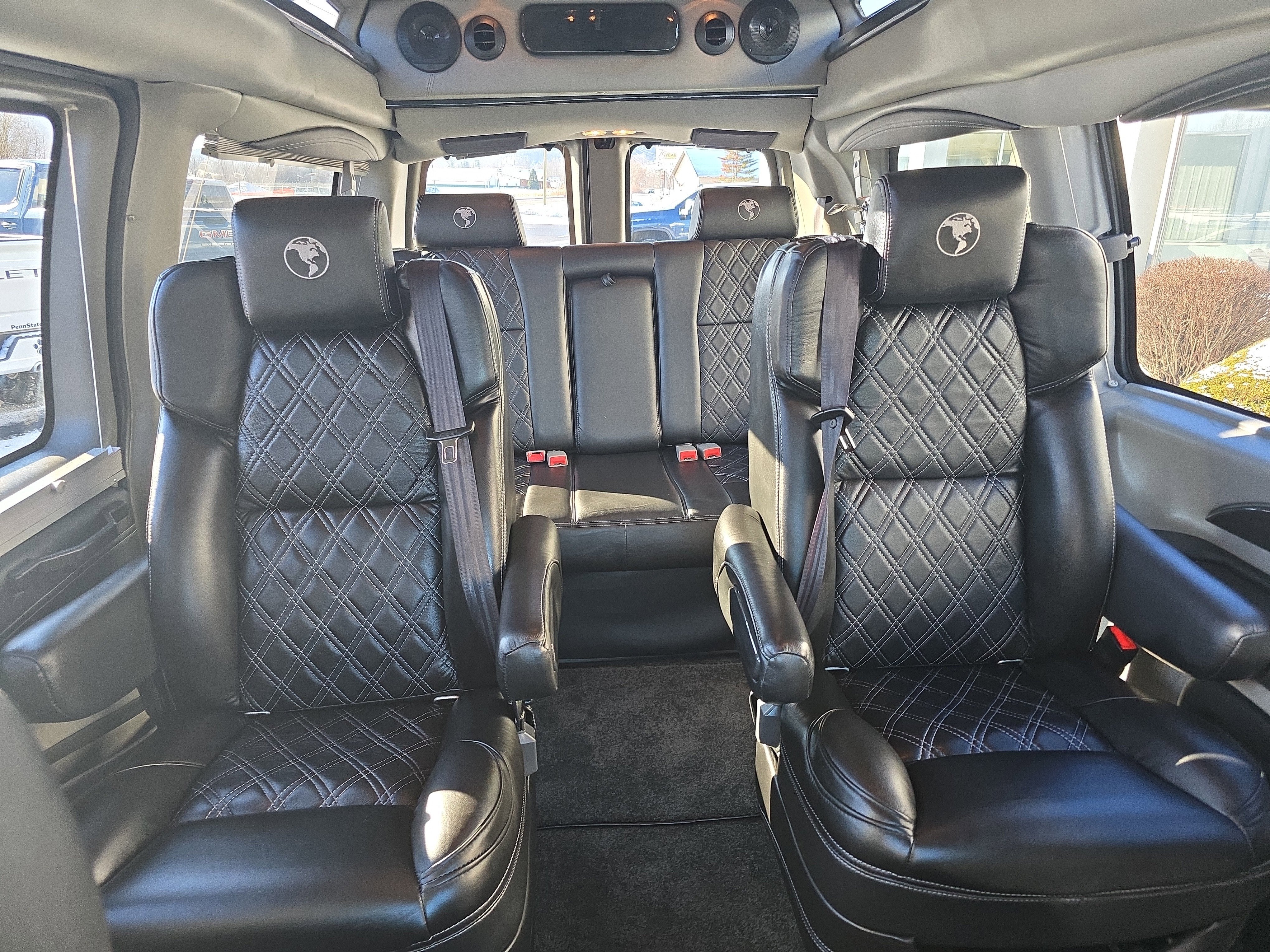 2021 Chevrolet Express Passenger 2500 1LS