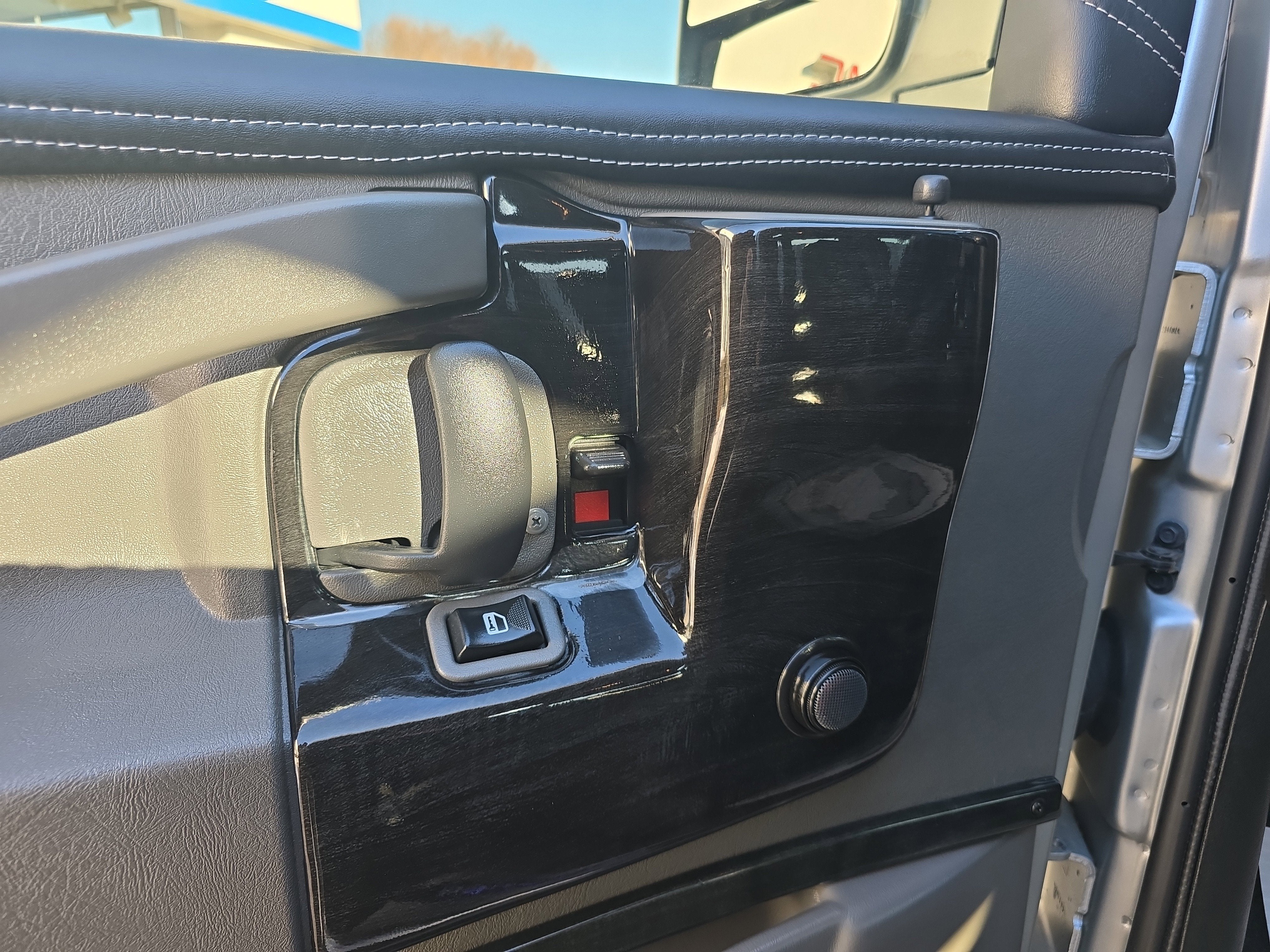 2021 Chevrolet Express Passenger 2500 1LS