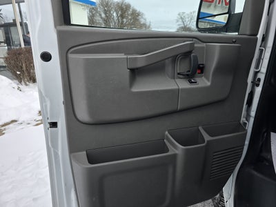 2024 Chevrolet Express Passenger 3500 1LS