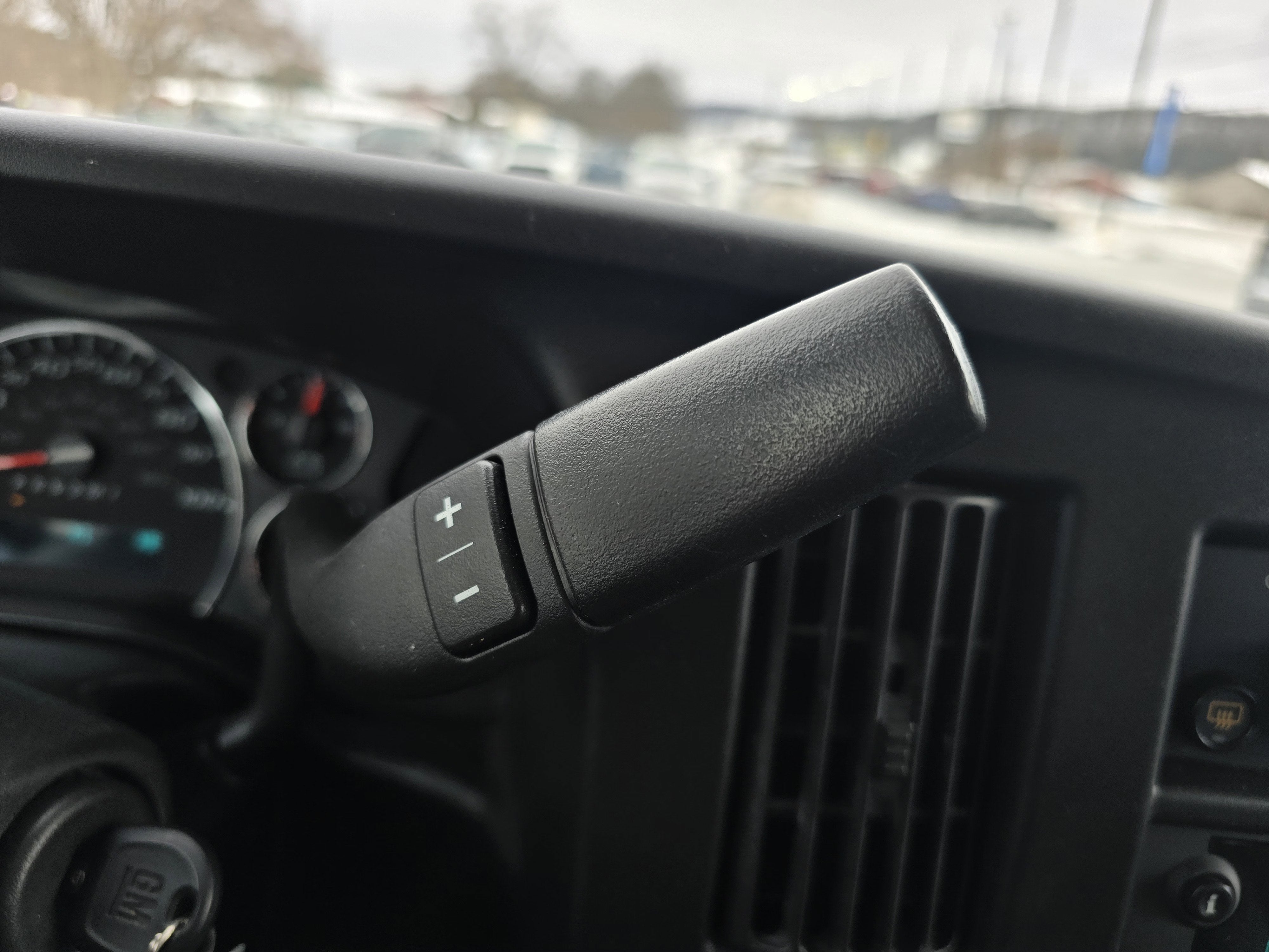 2024 Chevrolet Express Passenger 3500 1LS