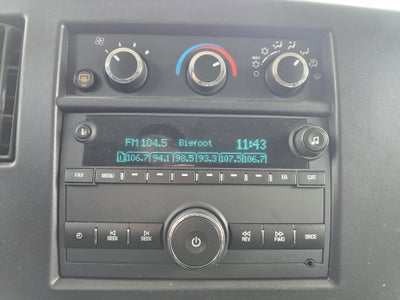 2024 Chevrolet Express Passenger 3500 1LS