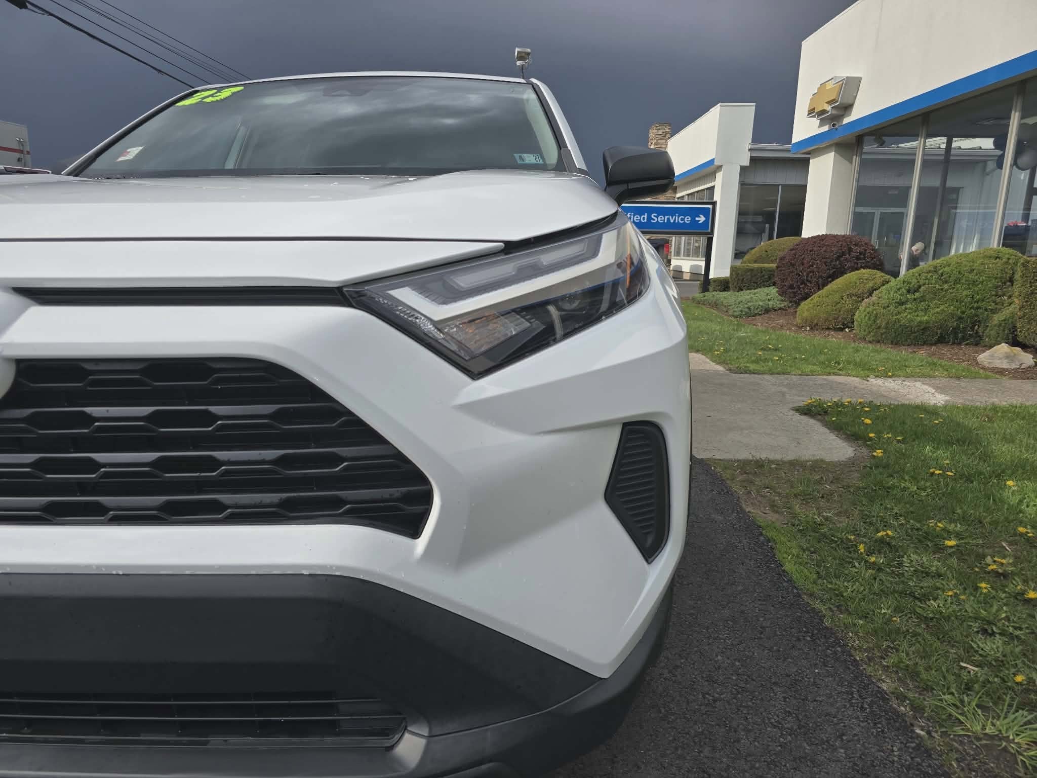 2023 Toyota RAV4 LE