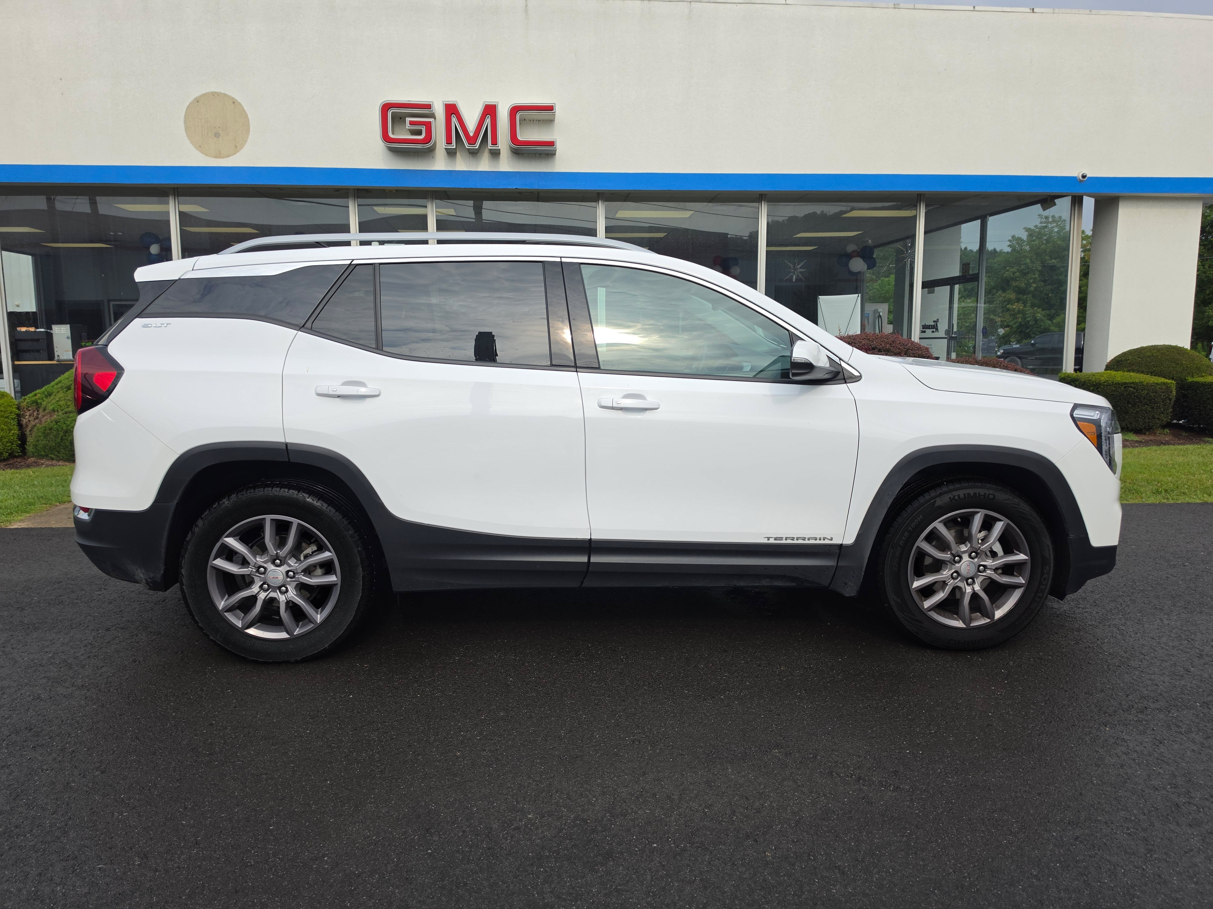2024 GMC Terrain SLT
