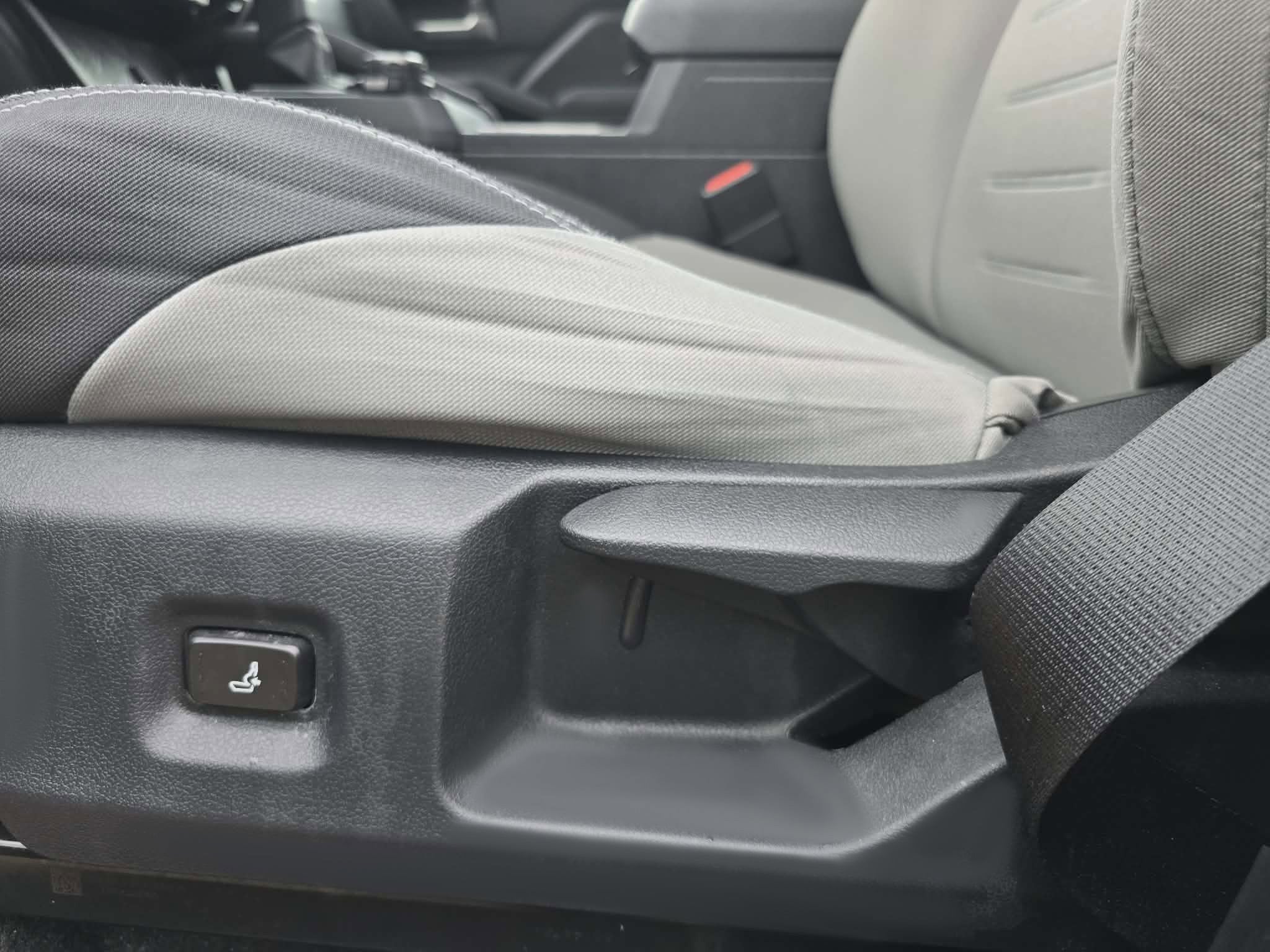 2025 Toyota Tacoma 4WD SR