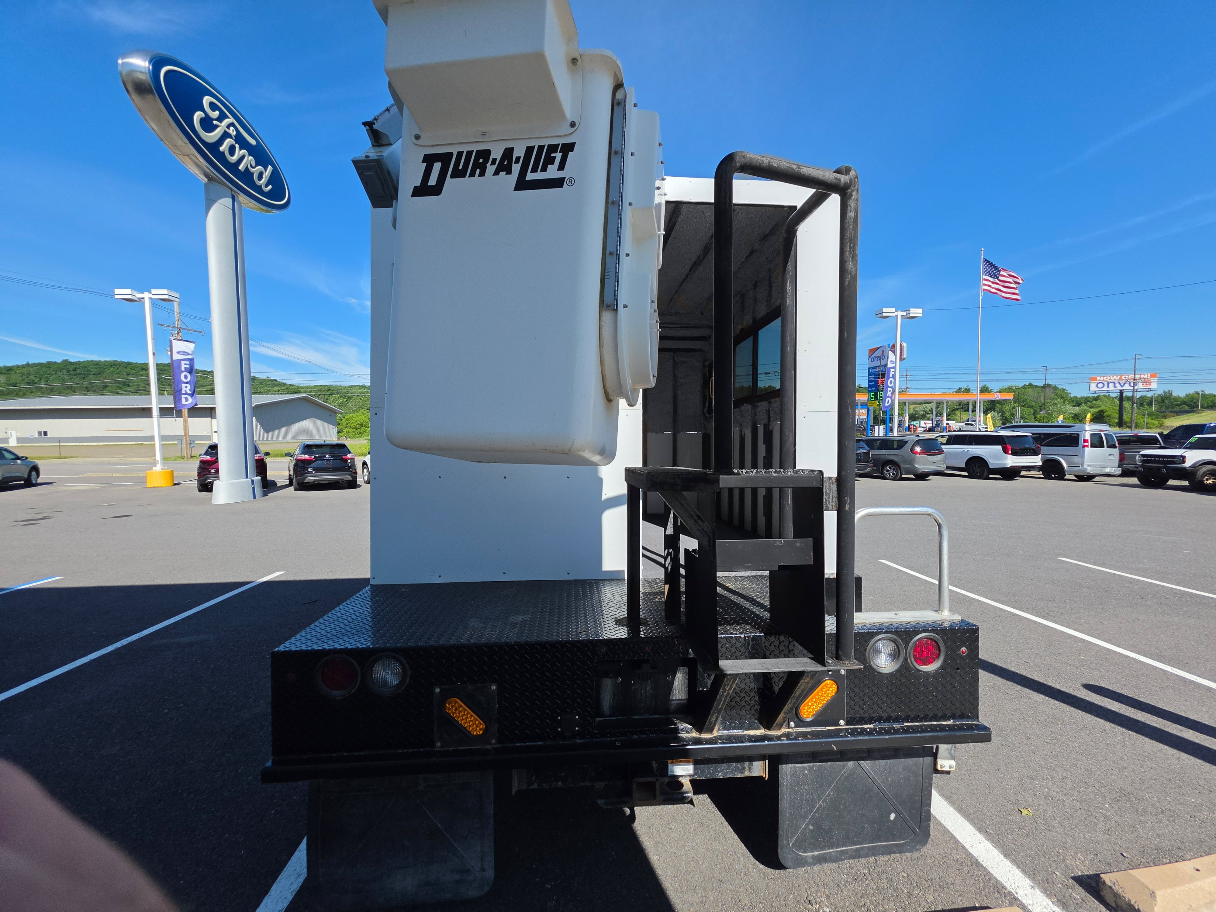 2022 Ford Super Duty F-550 DRW XLT