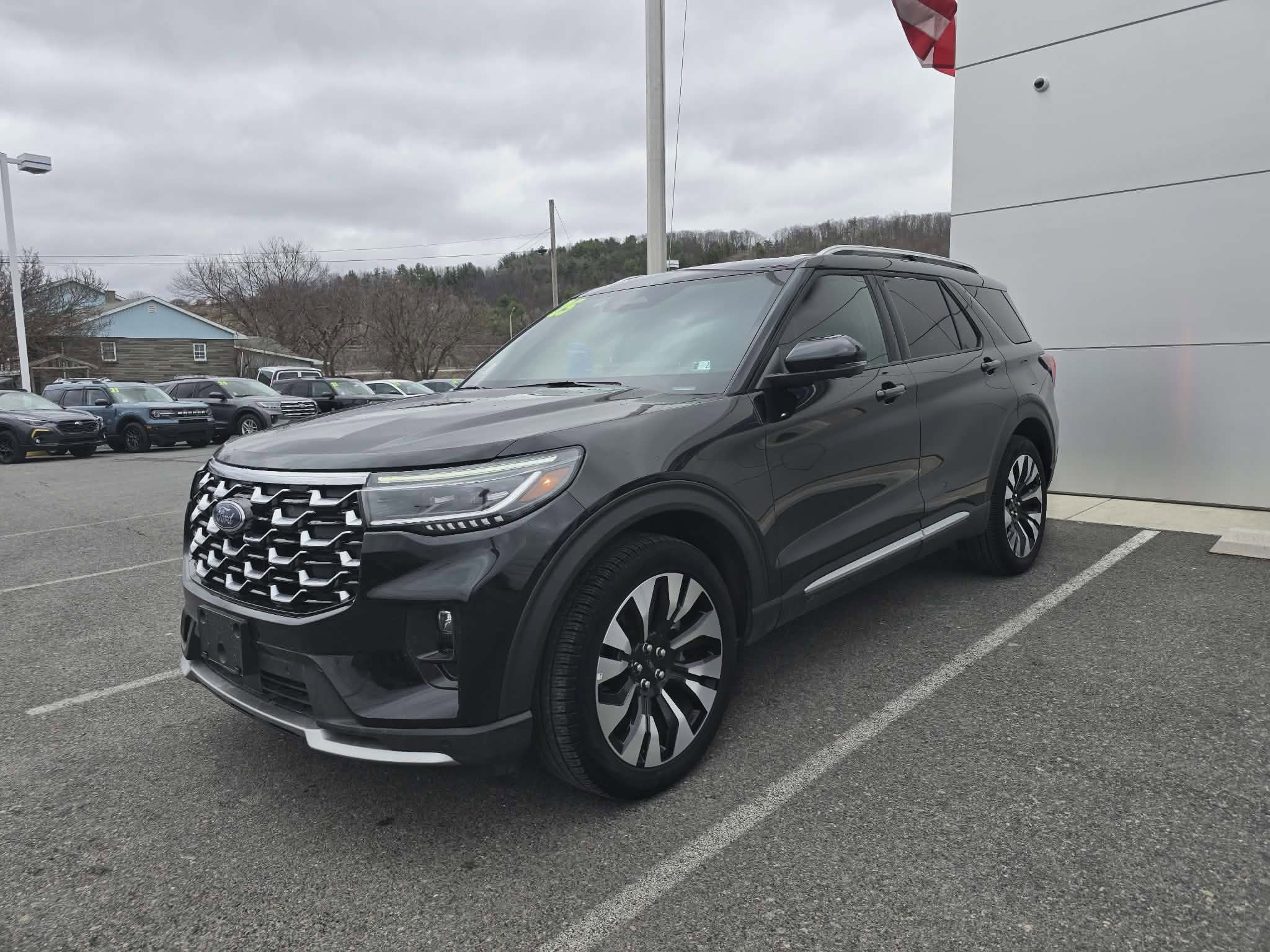 2025 Ford Explorer Platinum