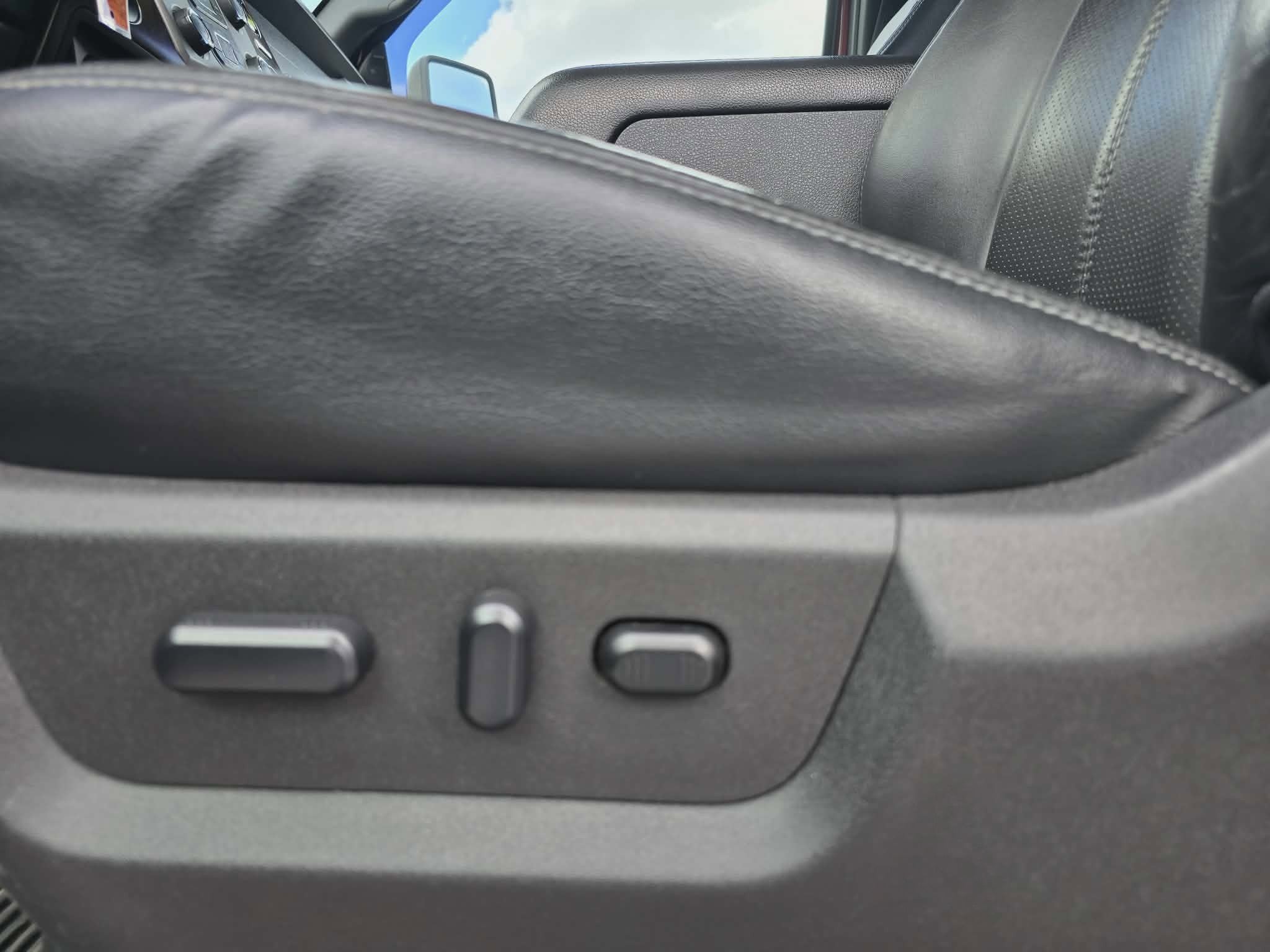 2016 Ford Super Duty F-350 SRW Lariat