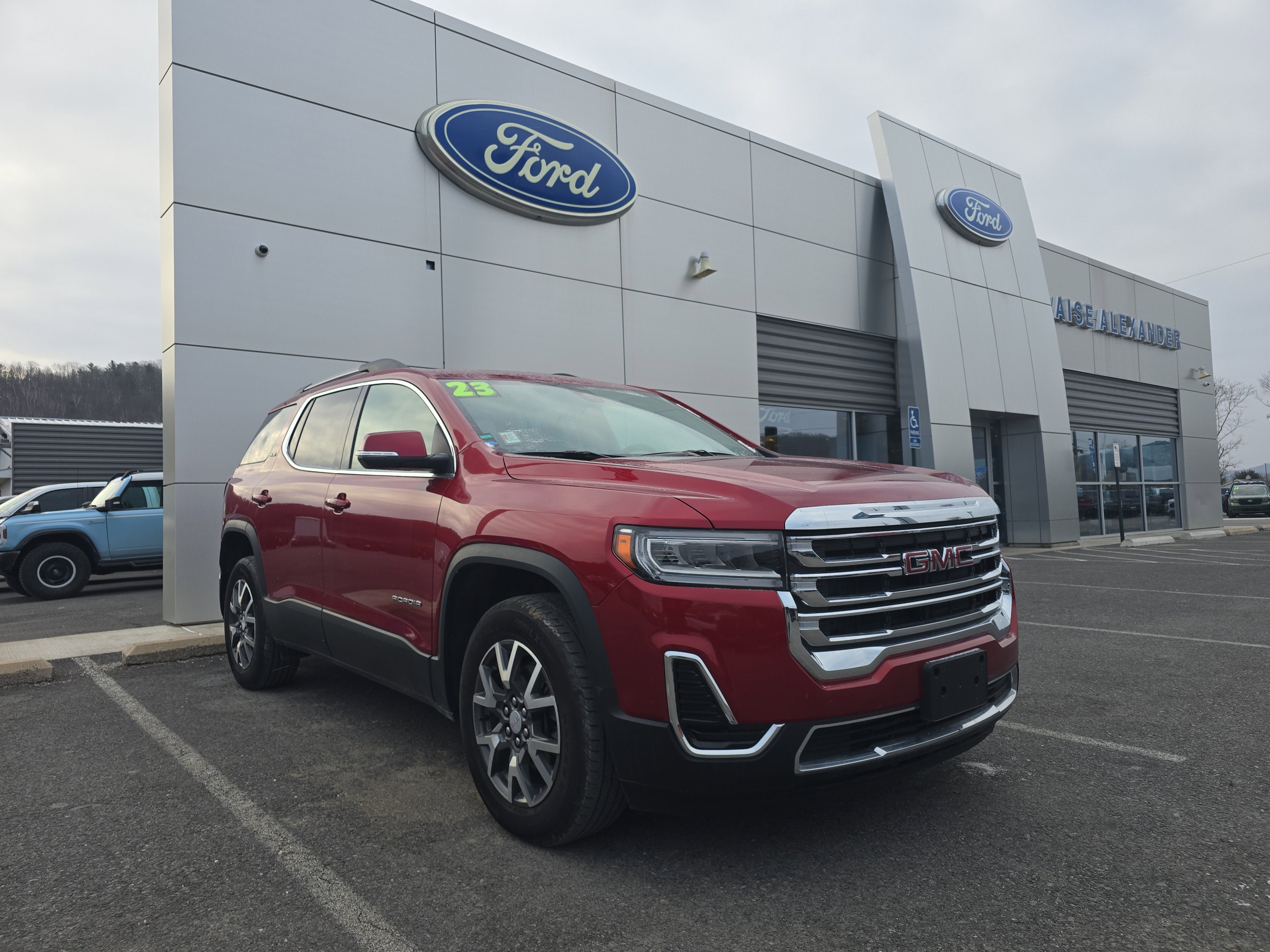 2023 GMC Acadia SLE