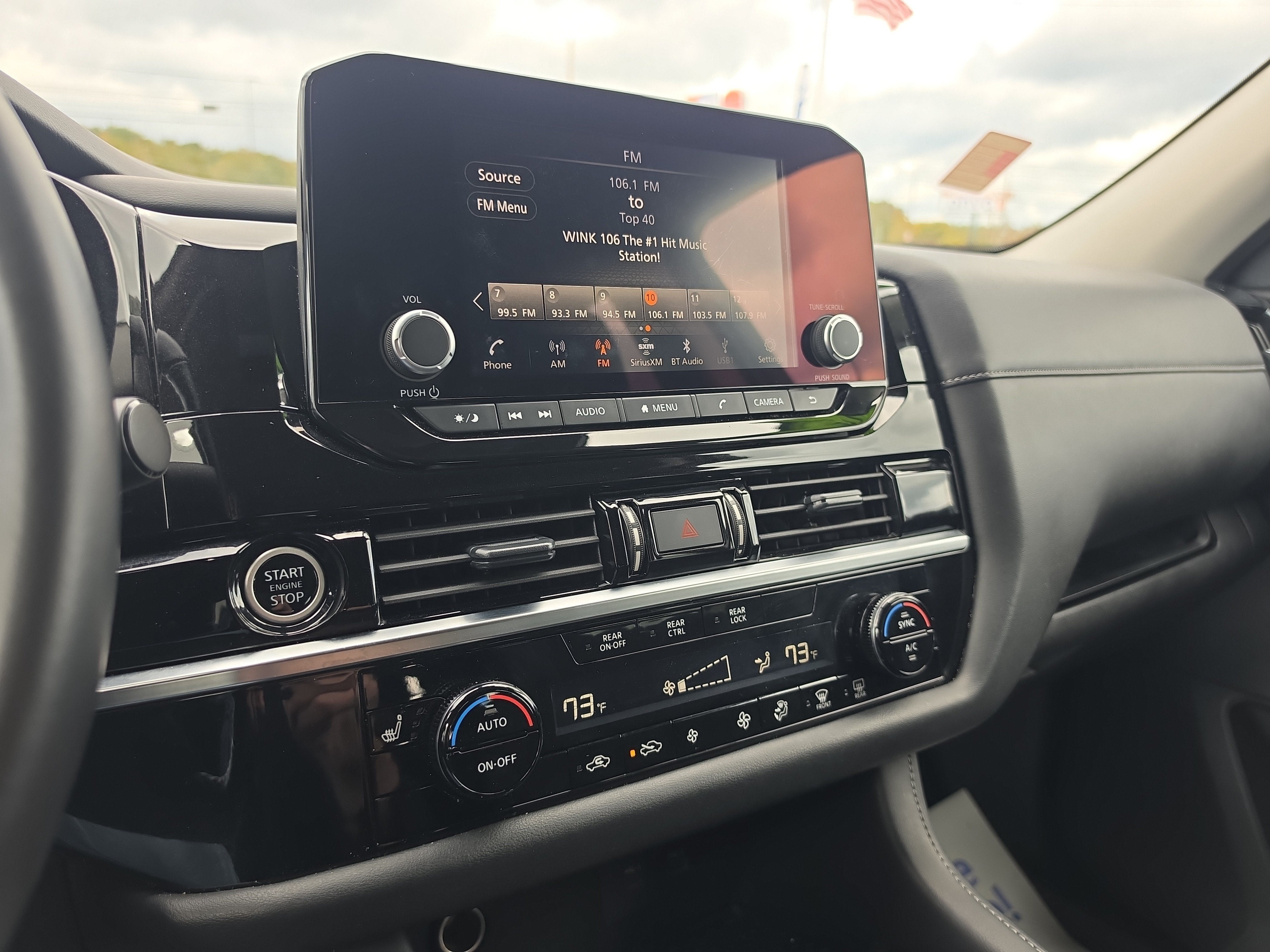 2024 Nissan Pathfinder SV