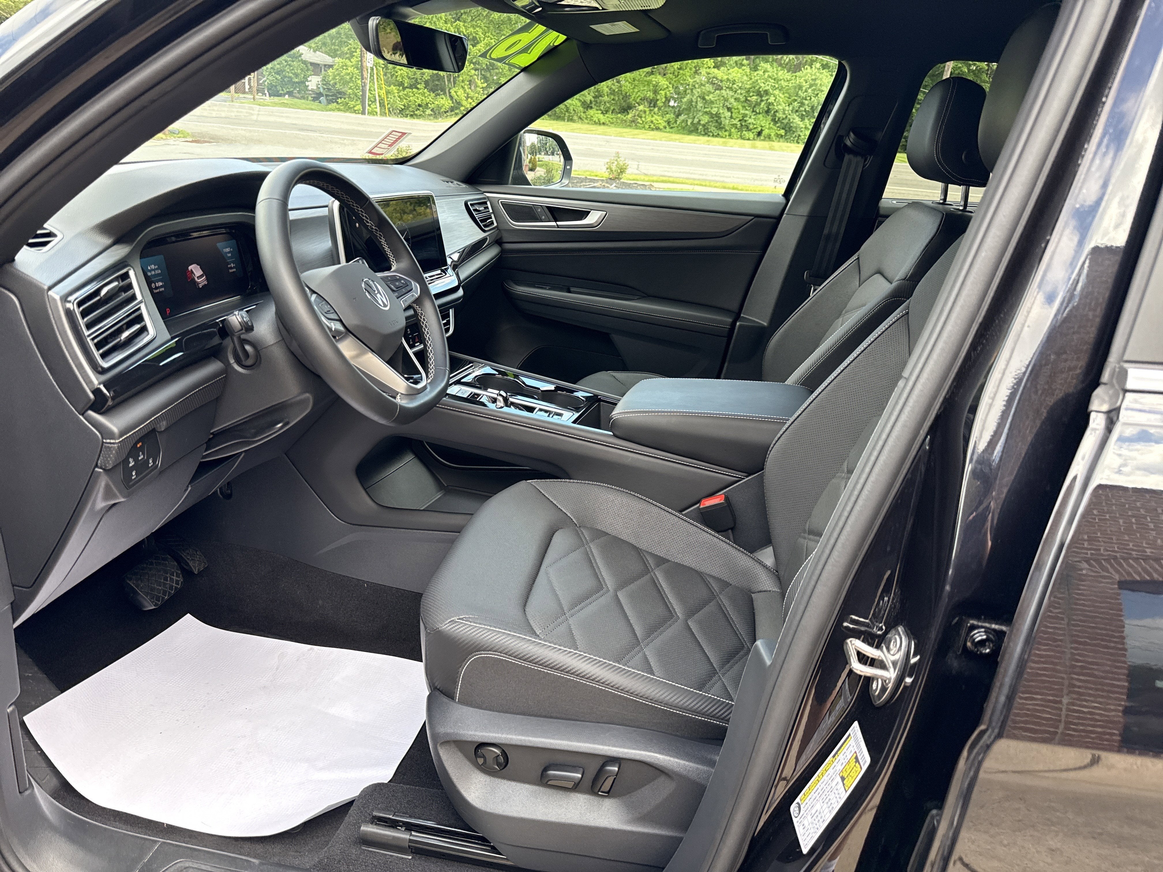 2026 Volkswagen Atlas Cross Sport 2.0T SE w/Technology