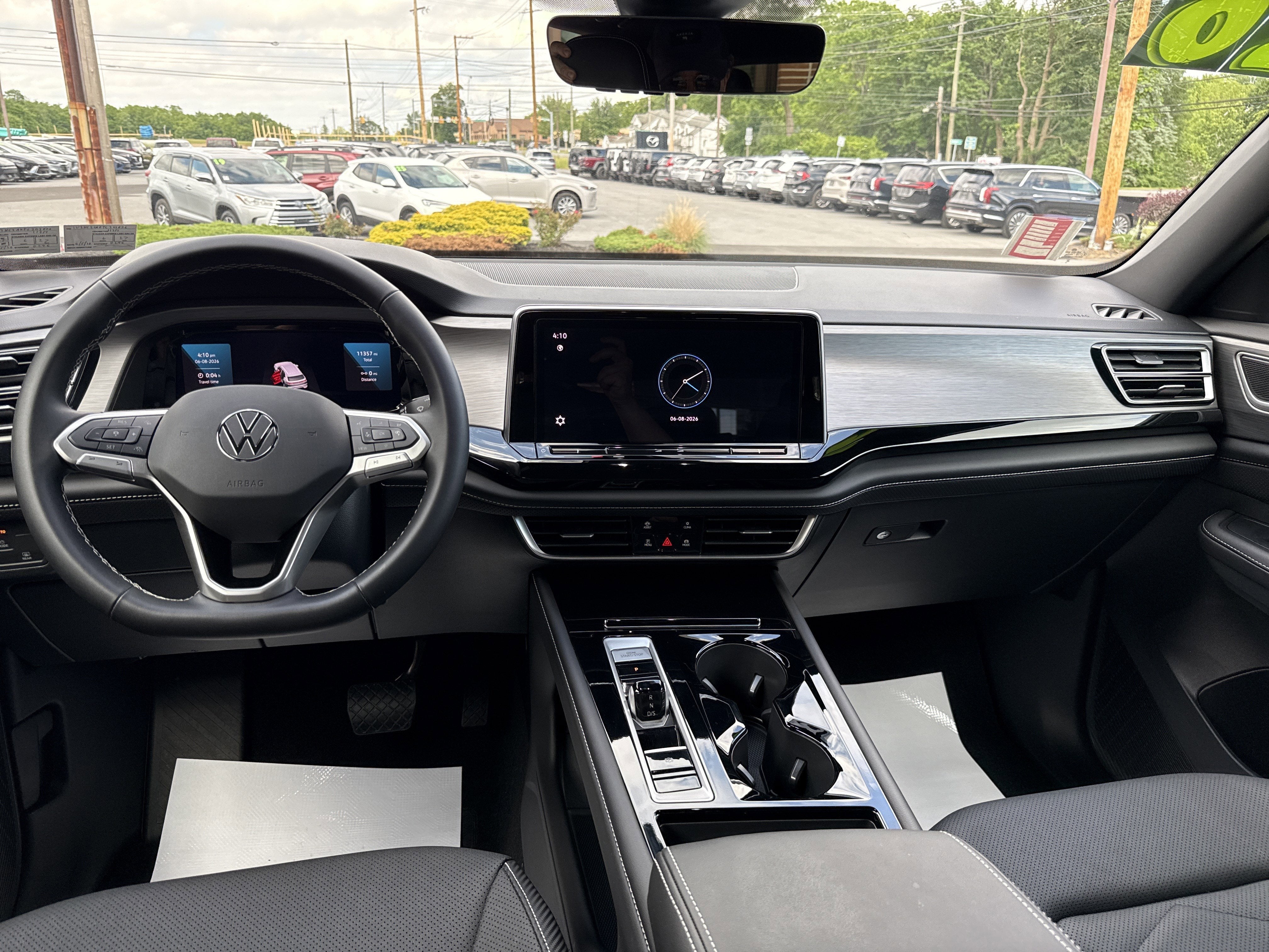 2026 Volkswagen Atlas Cross Sport 2.0T SE w/Technology
