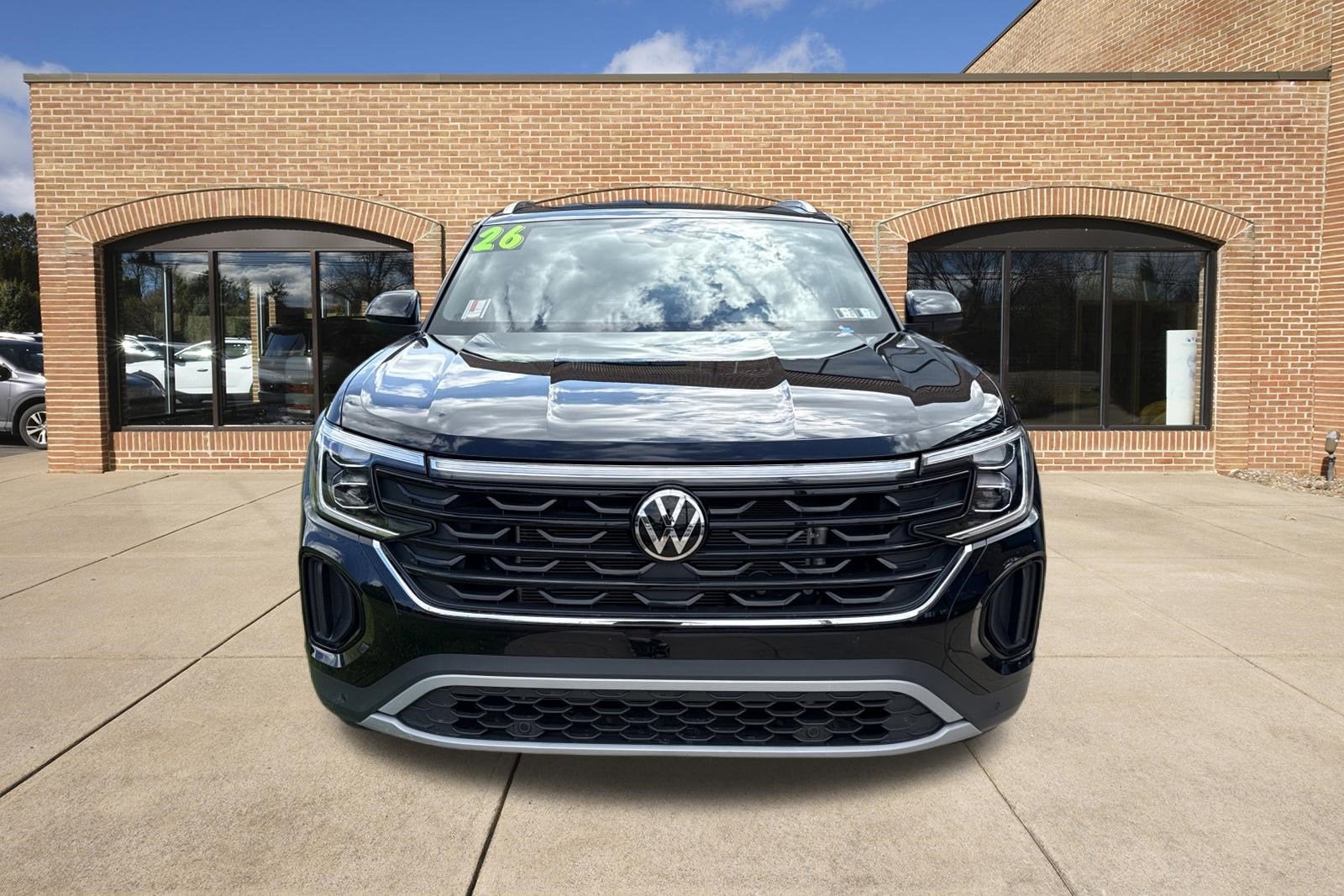 2026 Volkswagen Atlas Cross Sport 2.0T SE w/Technology