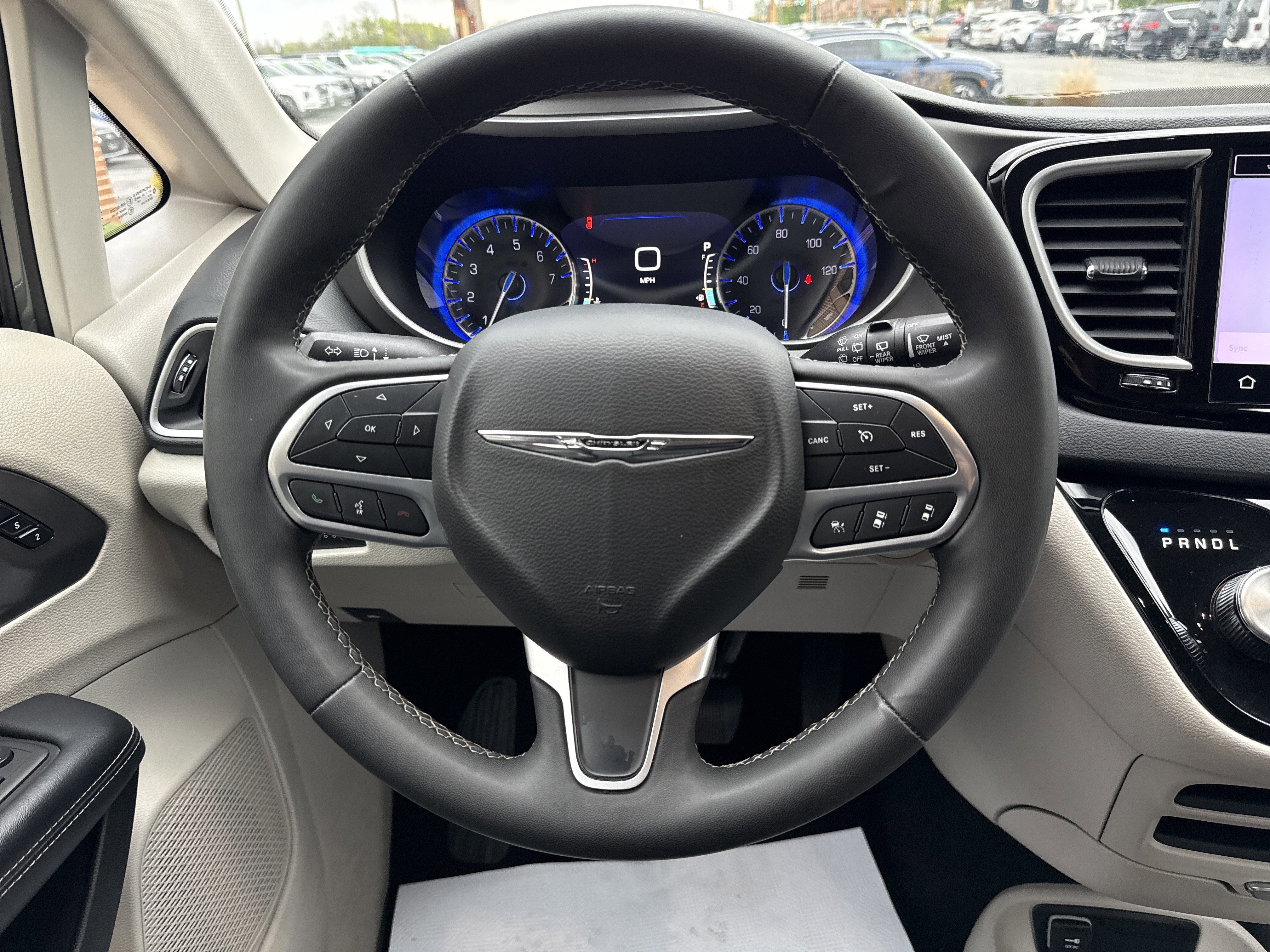 2023 Chrysler Pacifica Touring L
