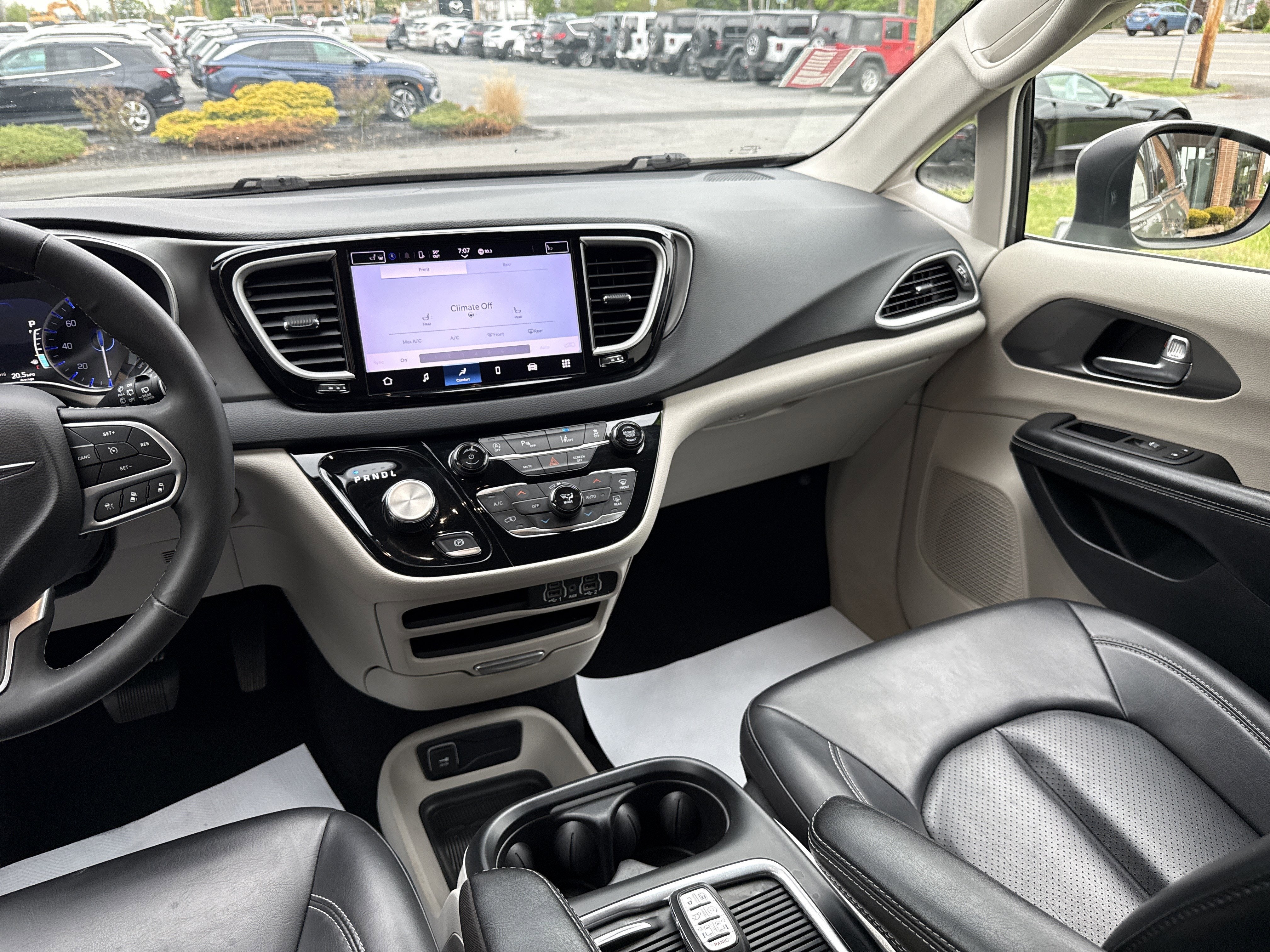 2023 Chrysler Pacifica Touring L