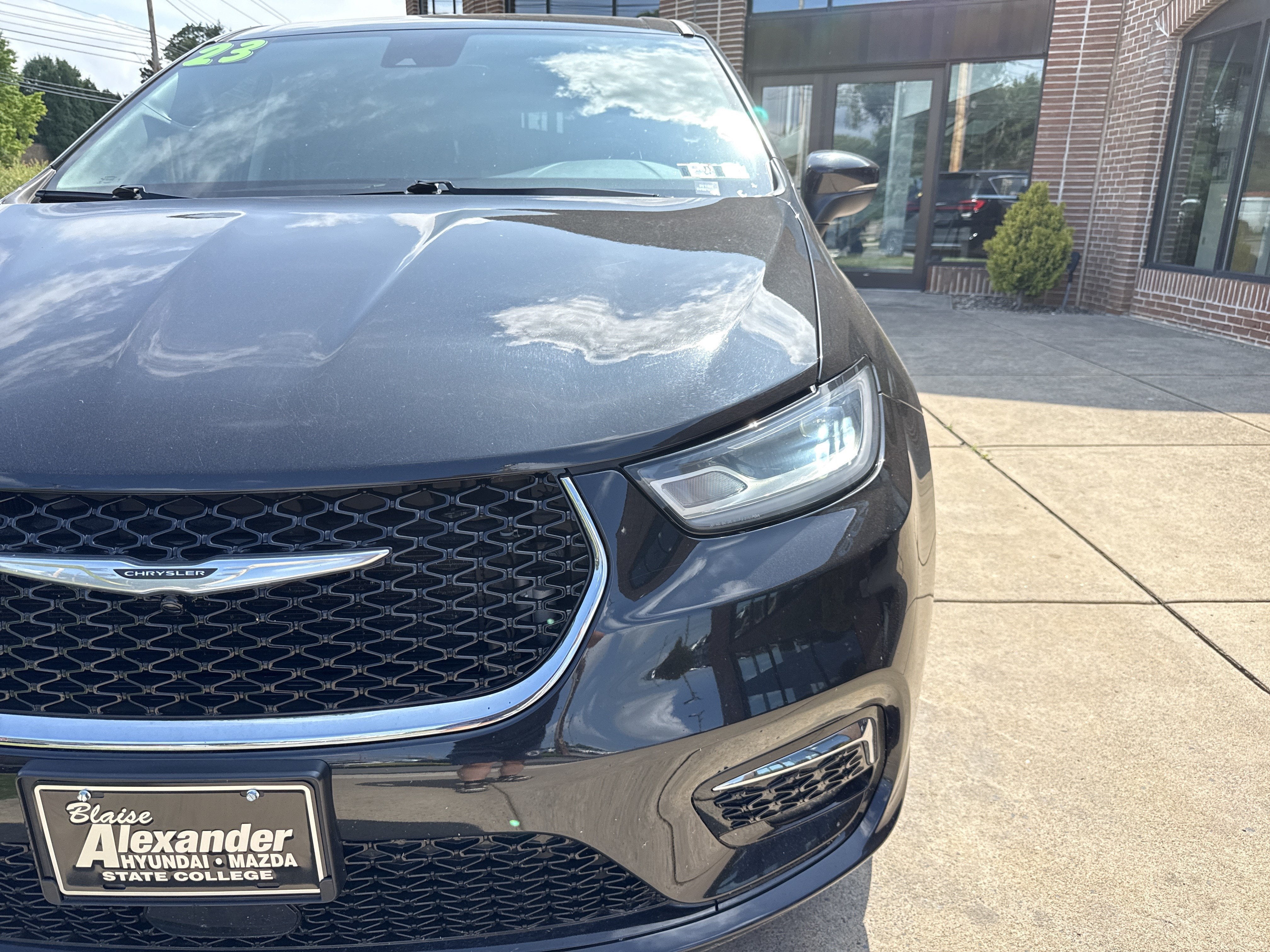 2023 Chrysler Pacifica Hybrid Touring L