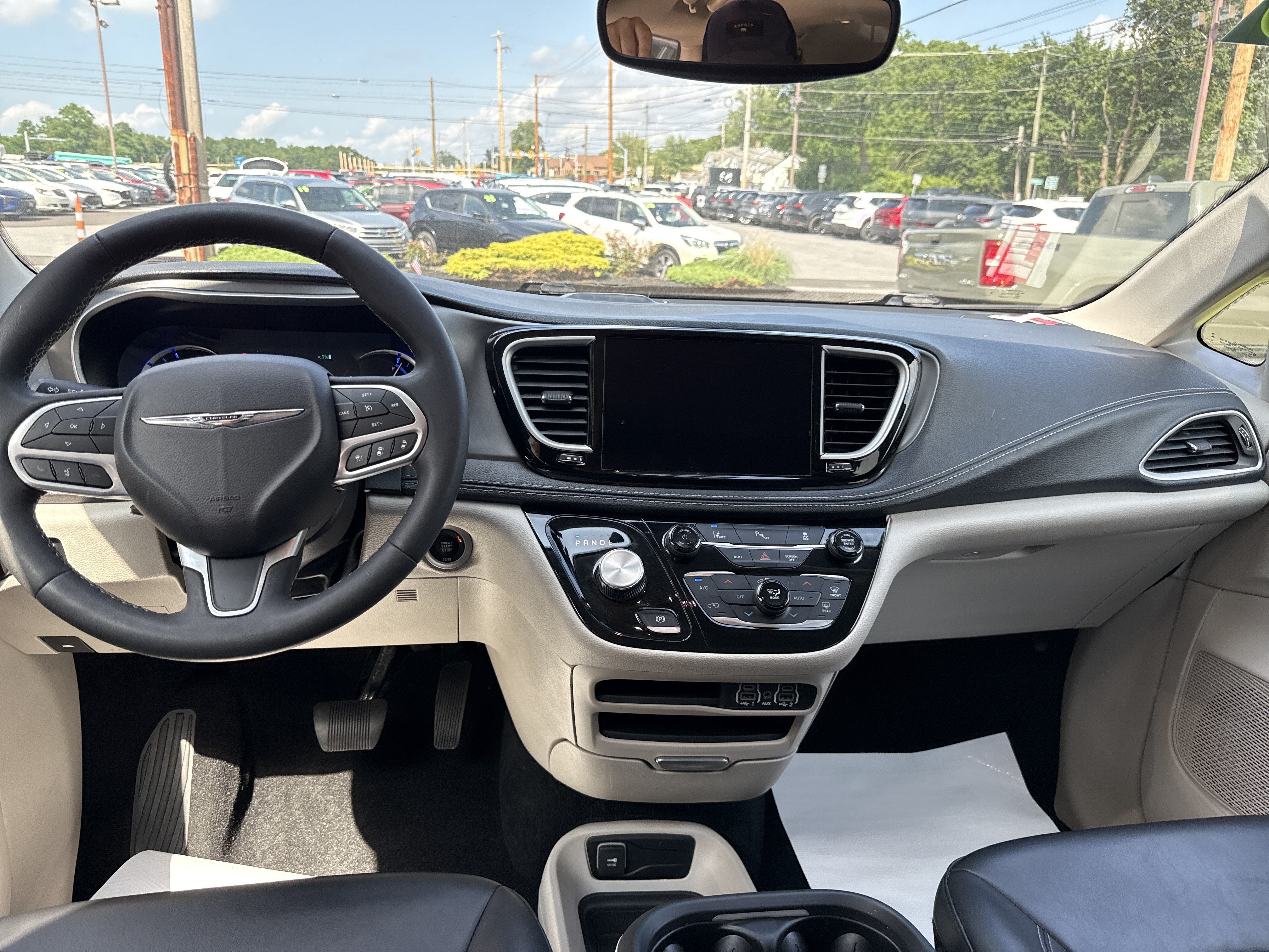 2023 Chrysler Pacifica Hybrid Touring L