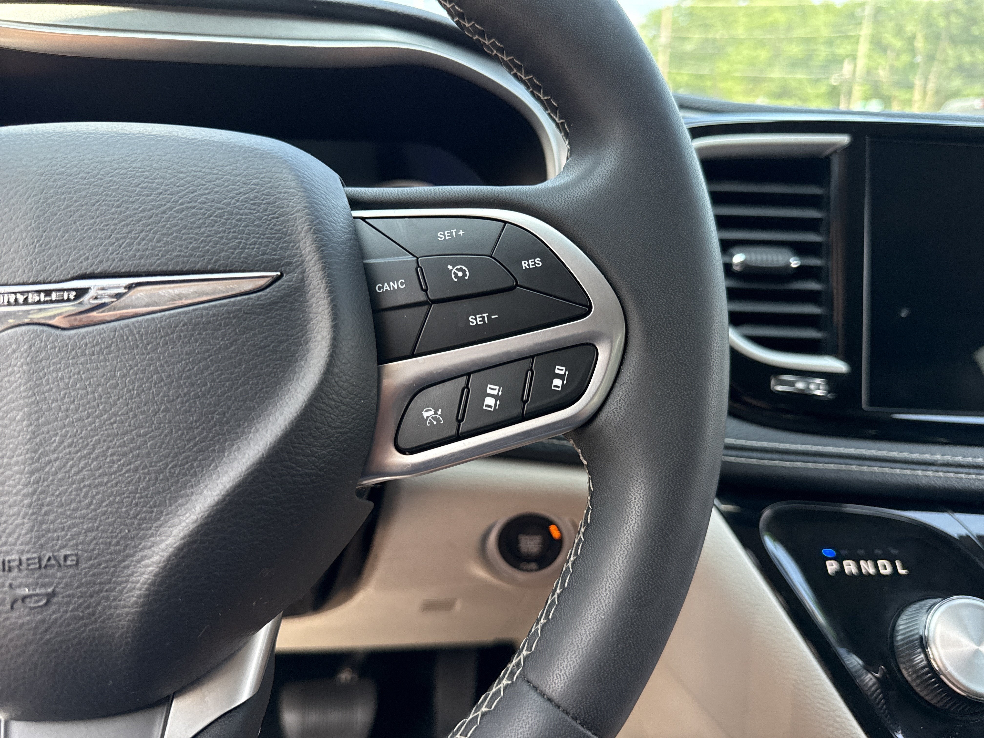 2023 Chrysler Pacifica Hybrid Touring L