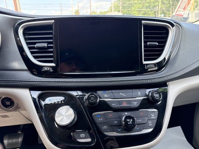 2023 Chrysler Pacifica Hybrid Touring L