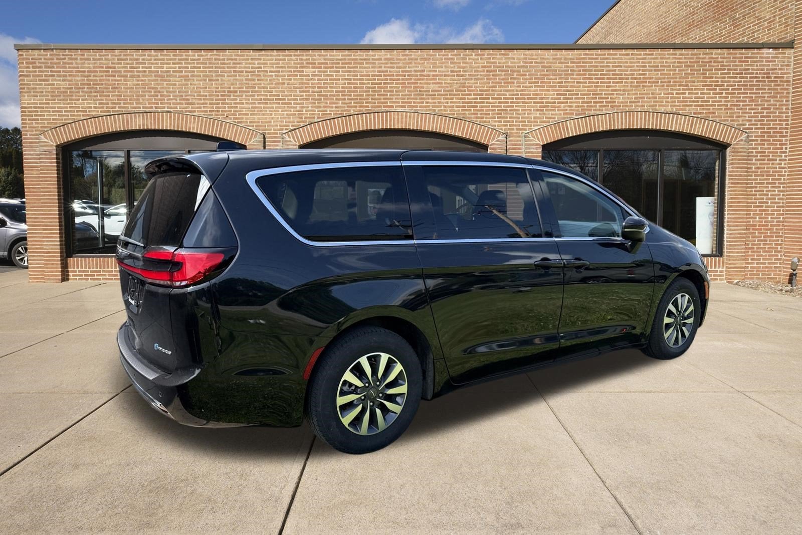 2023 Chrysler Pacifica Hybrid Touring L