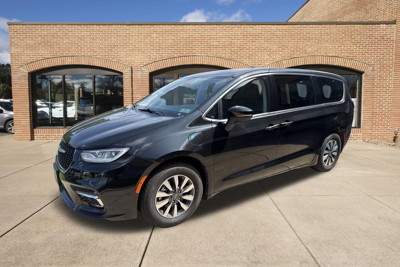 2023 Chrysler Pacifica Hybrid Touring L