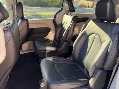 2024 Chrysler Pacifica Hybrid Select