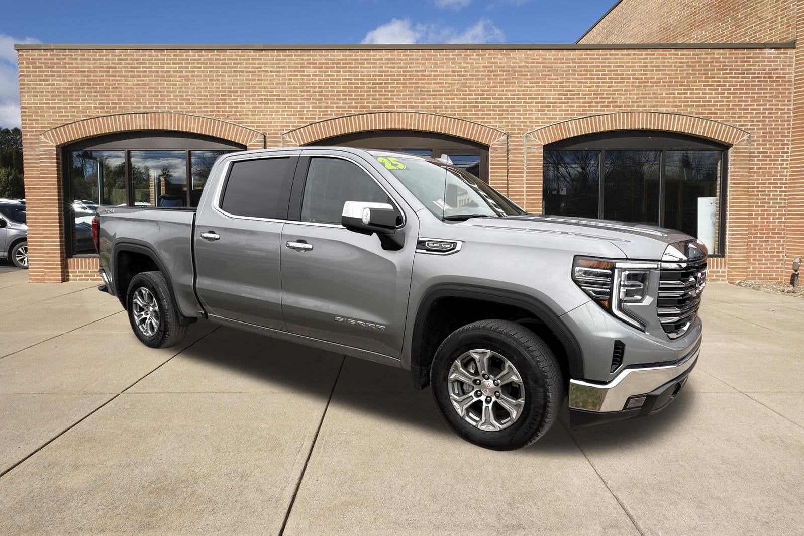 2025 GMC Sierra 1500 SLT