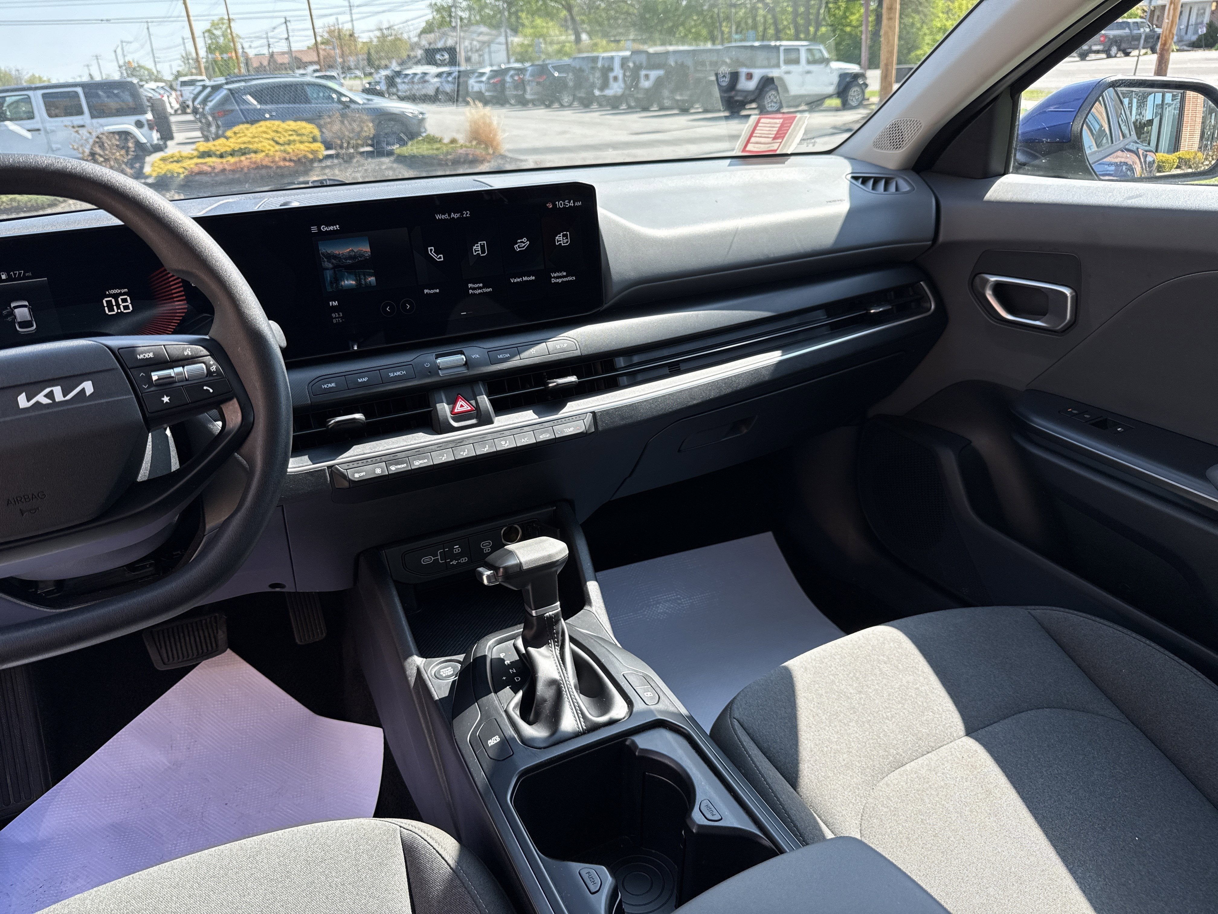 2025 Kia K4 LXS