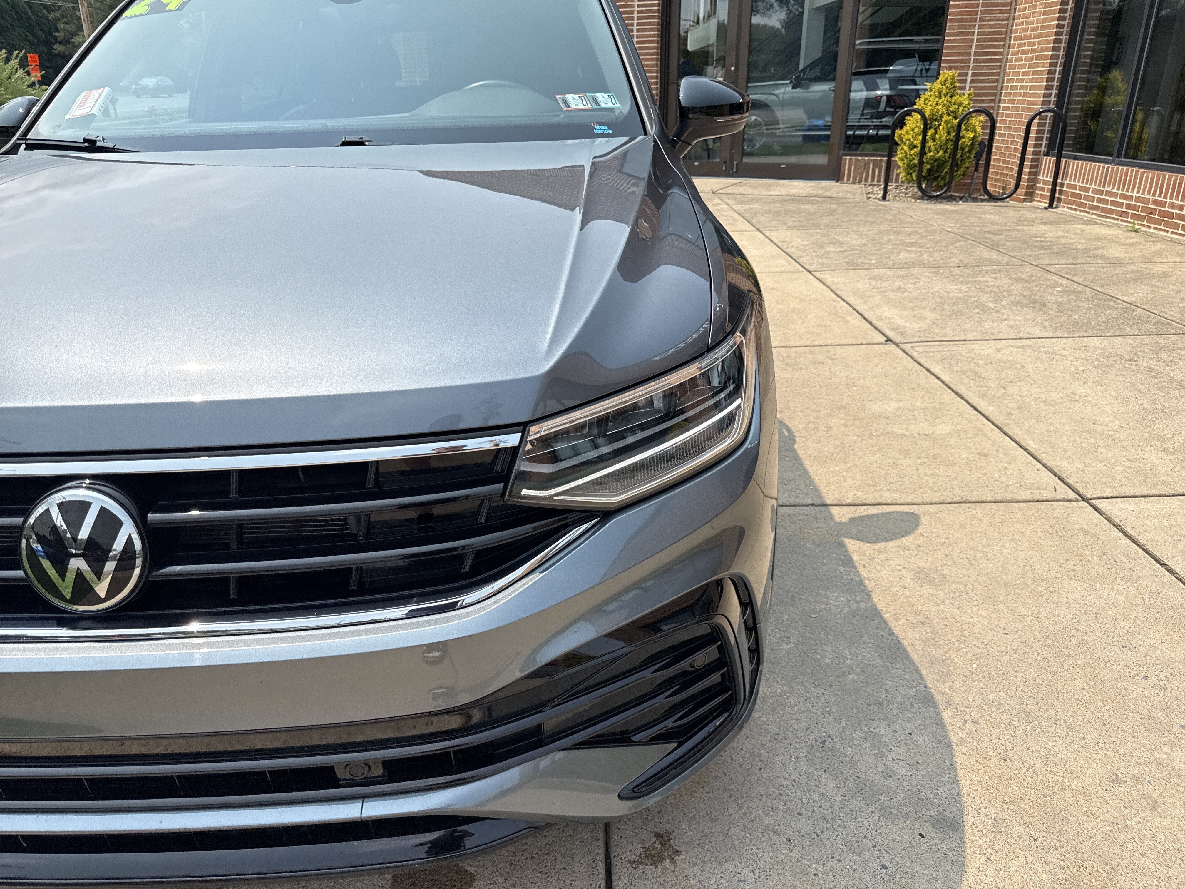 2024 Volkswagen Tiguan SE R-Line Black