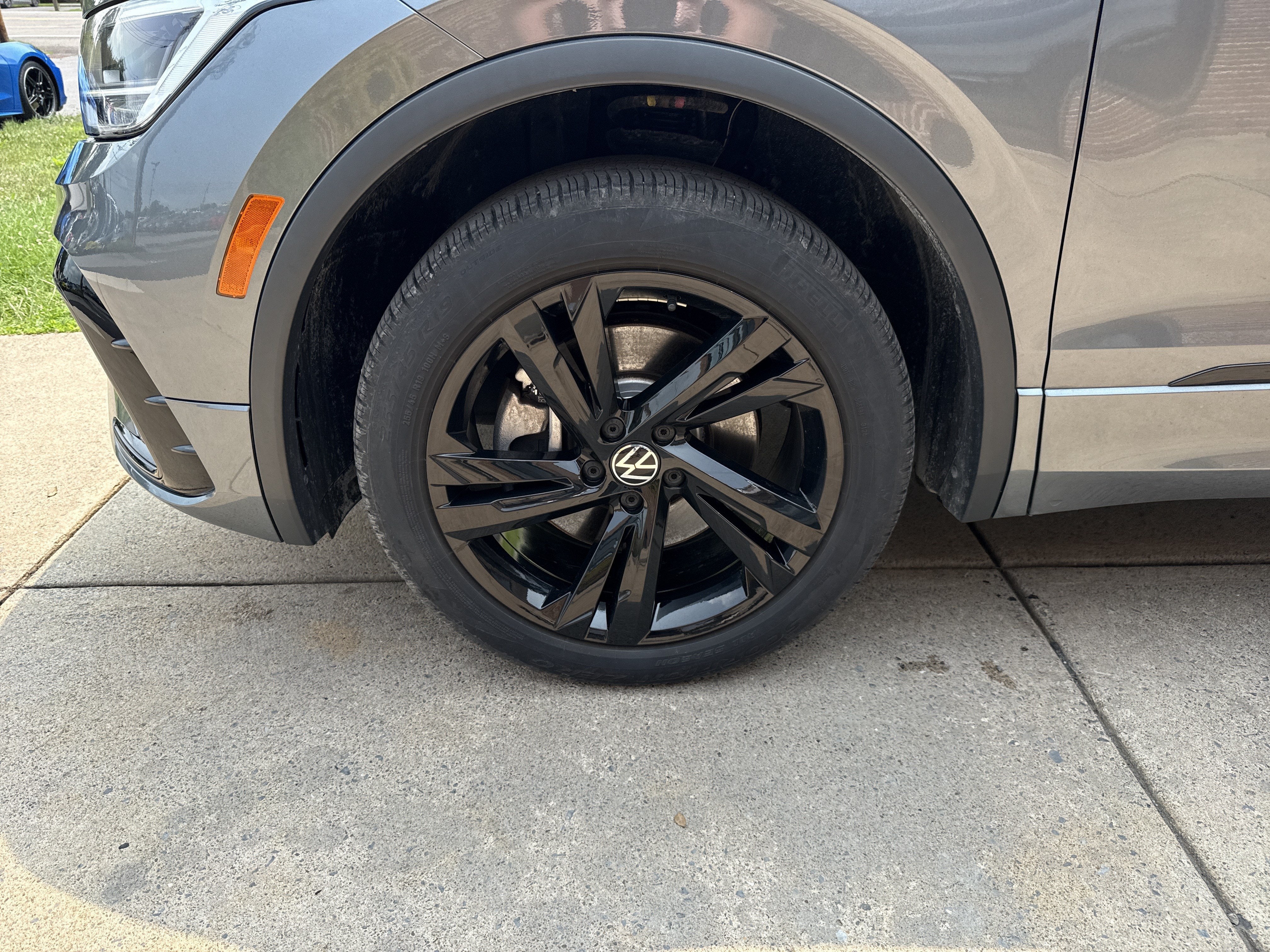 2024 Volkswagen Tiguan SE R-Line Black