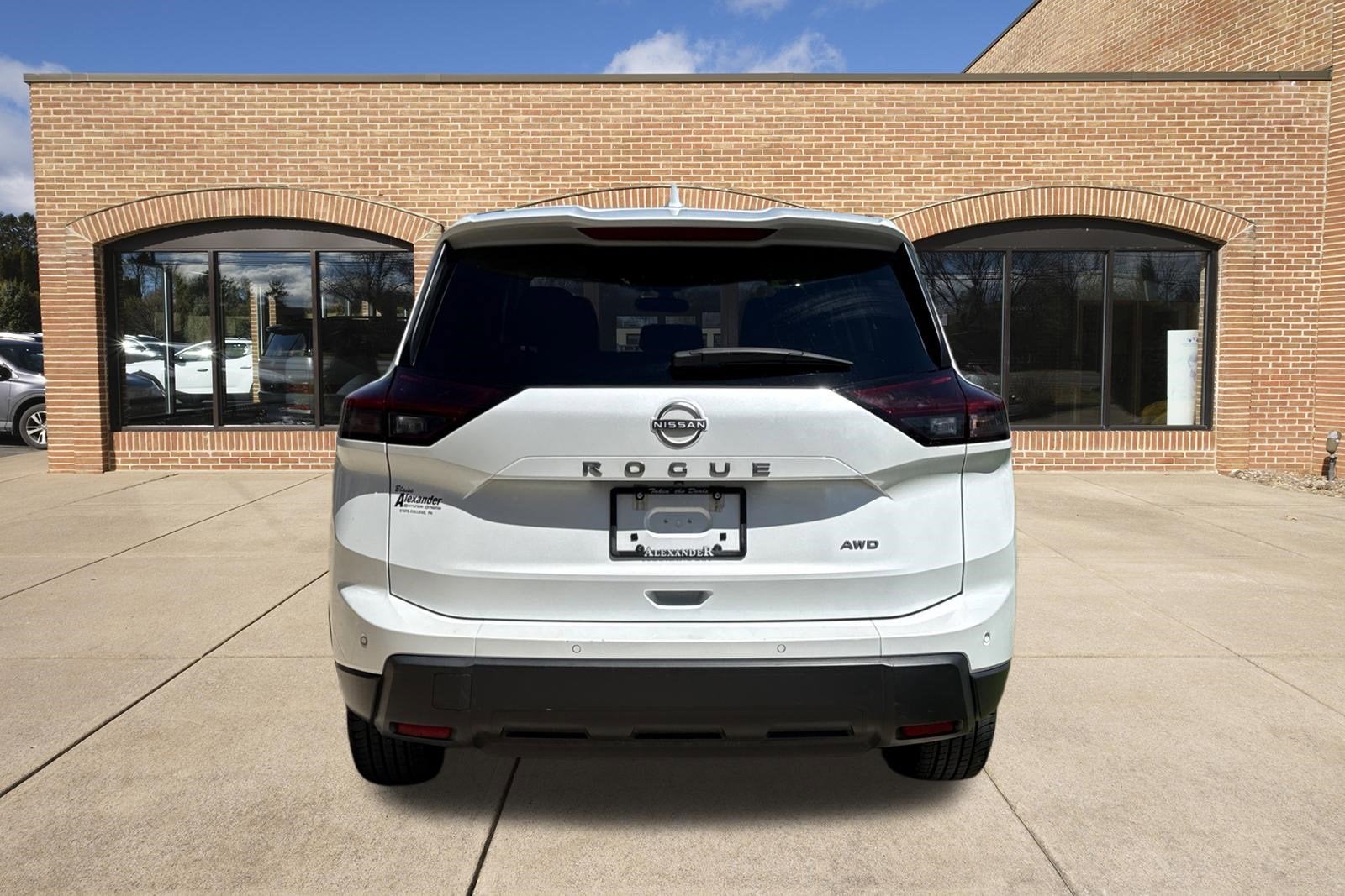 2025 Nissan Rogue SV